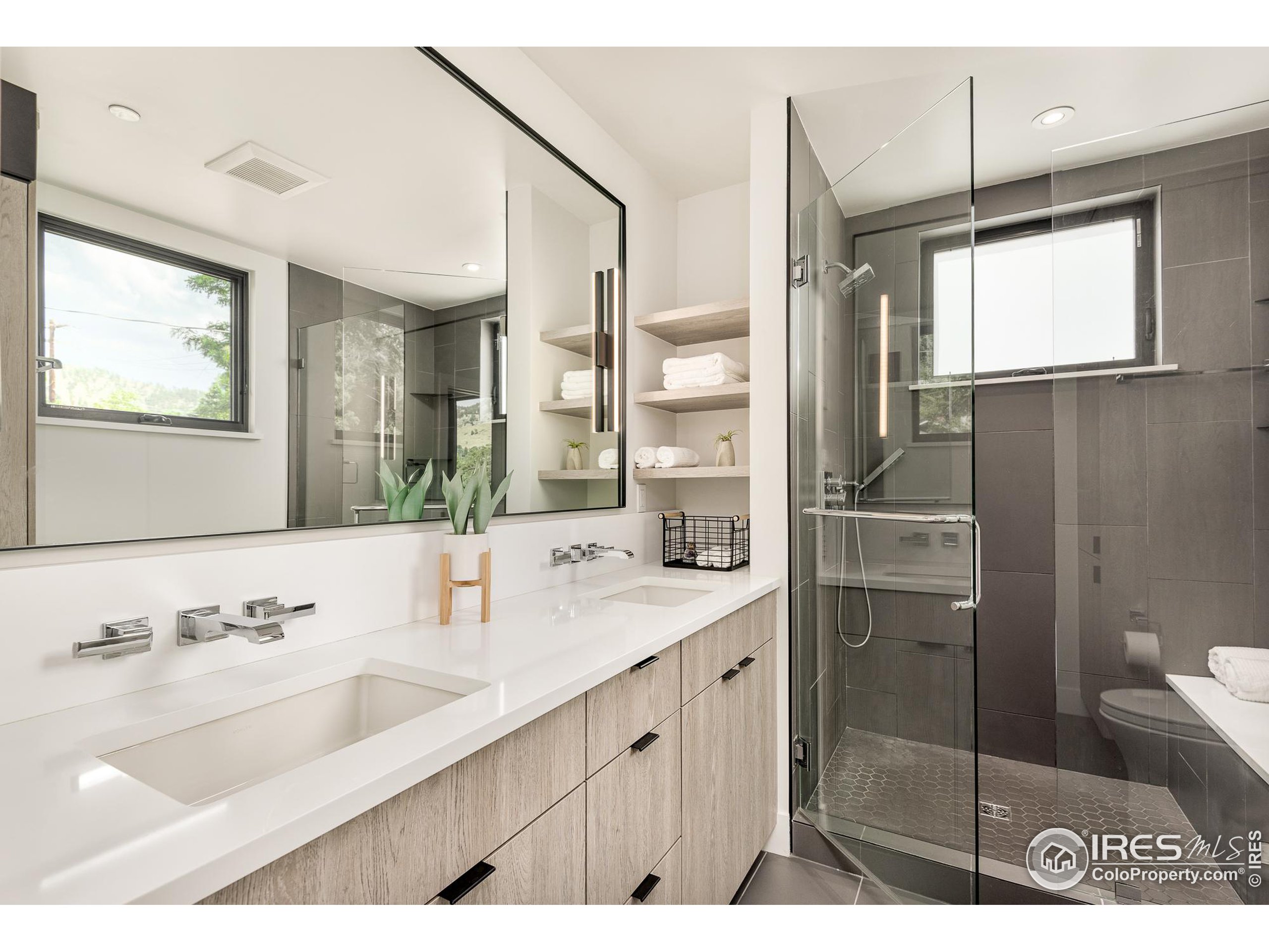 936 North St Unit: B