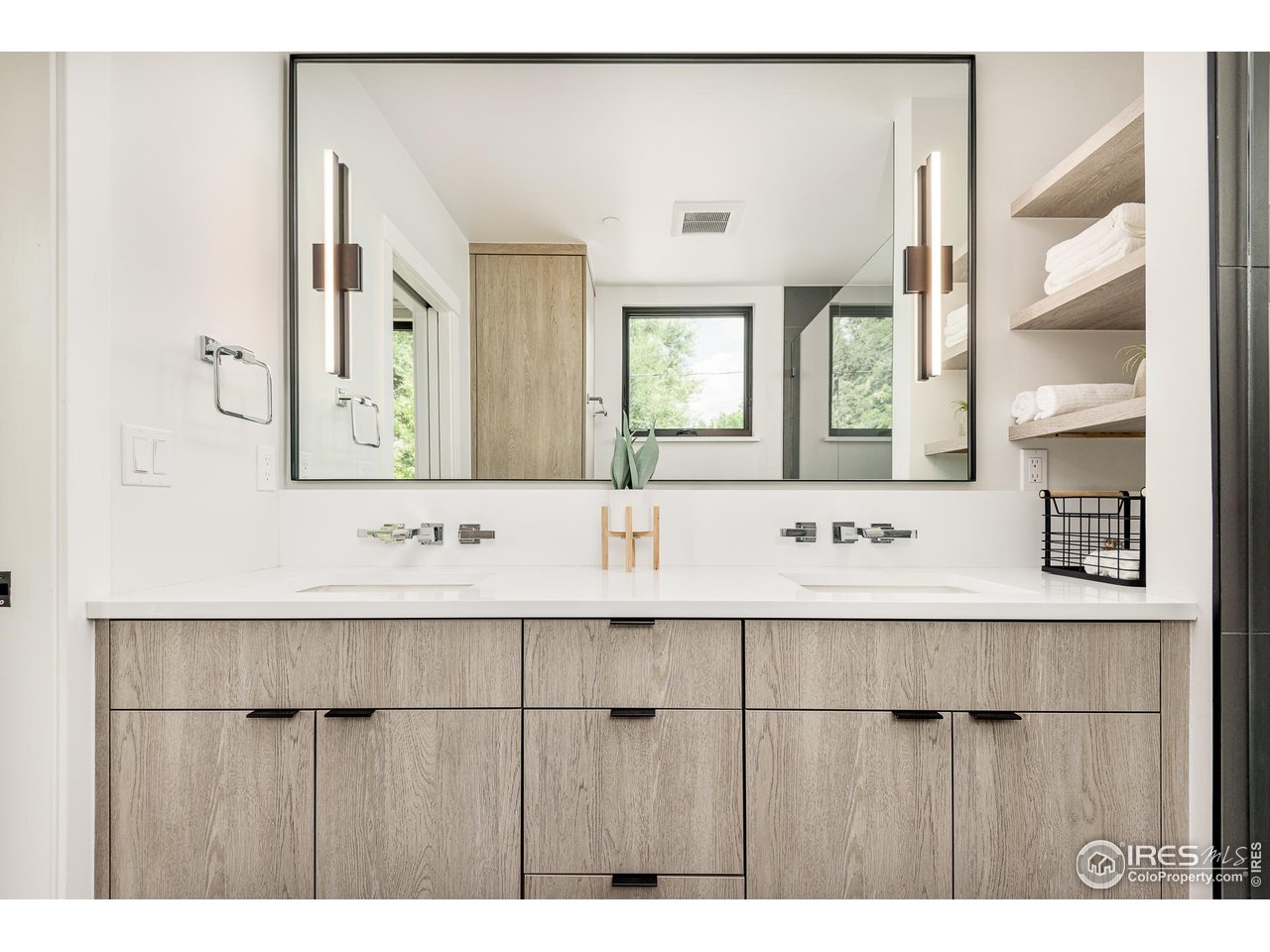 936 North St Unit: B