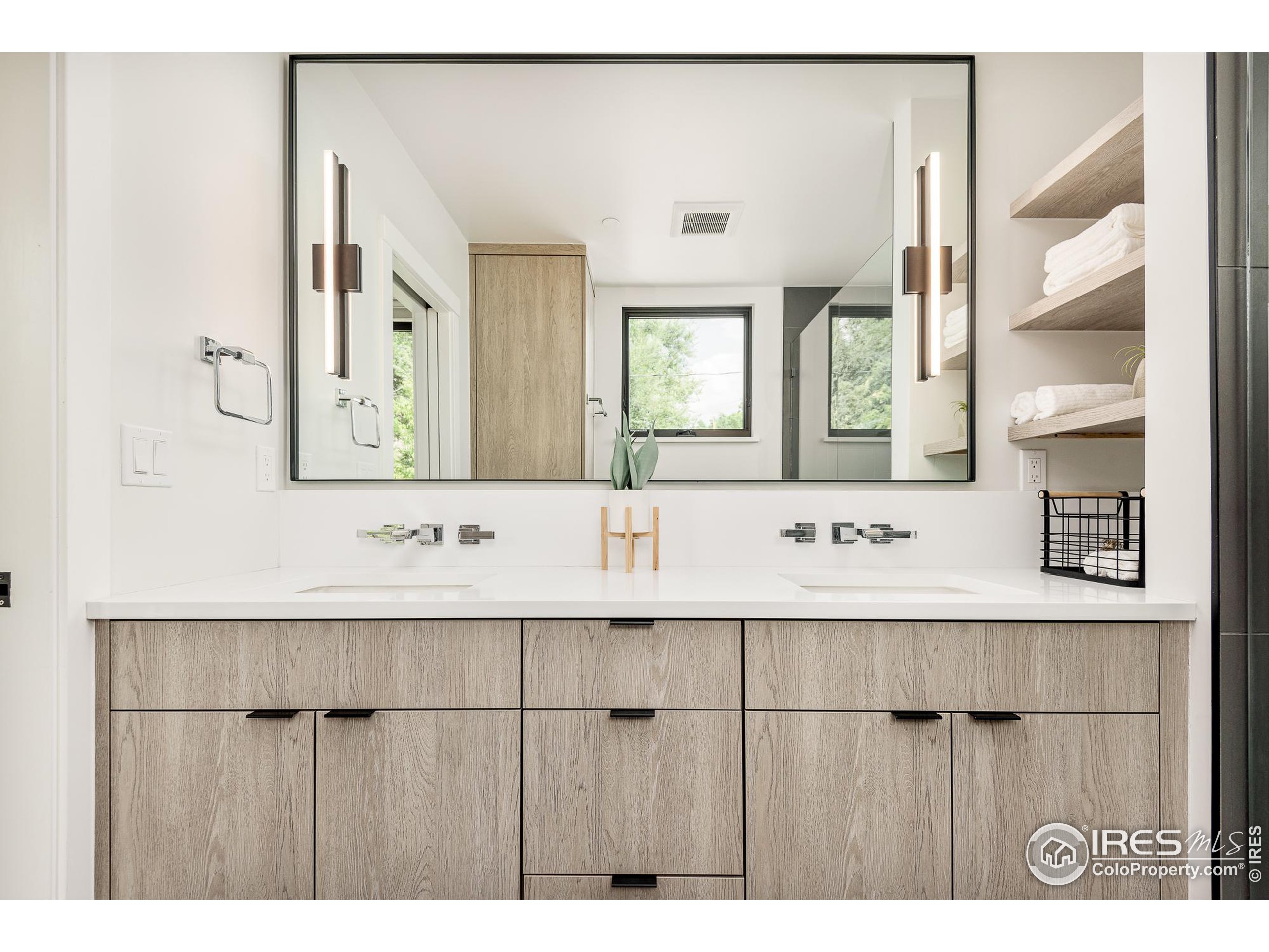 936 North St Unit: B