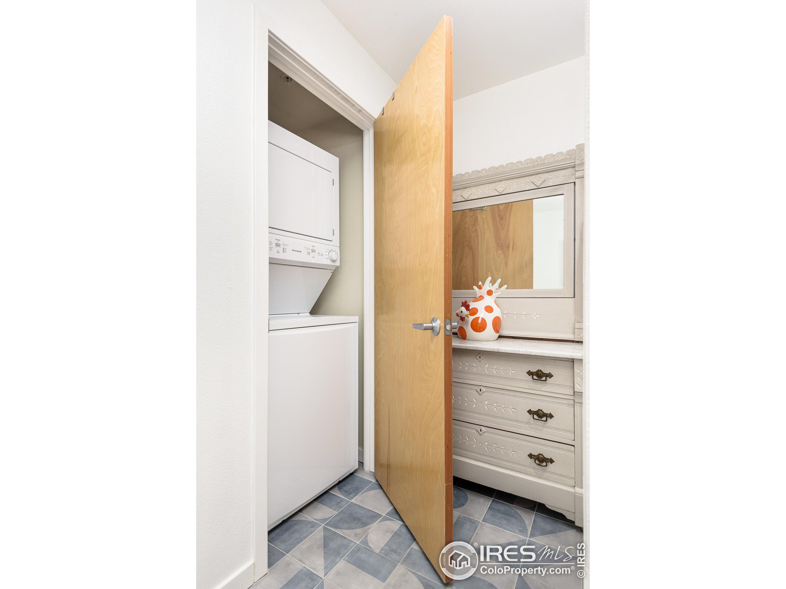 4650 Holiday Dr Unit: 202