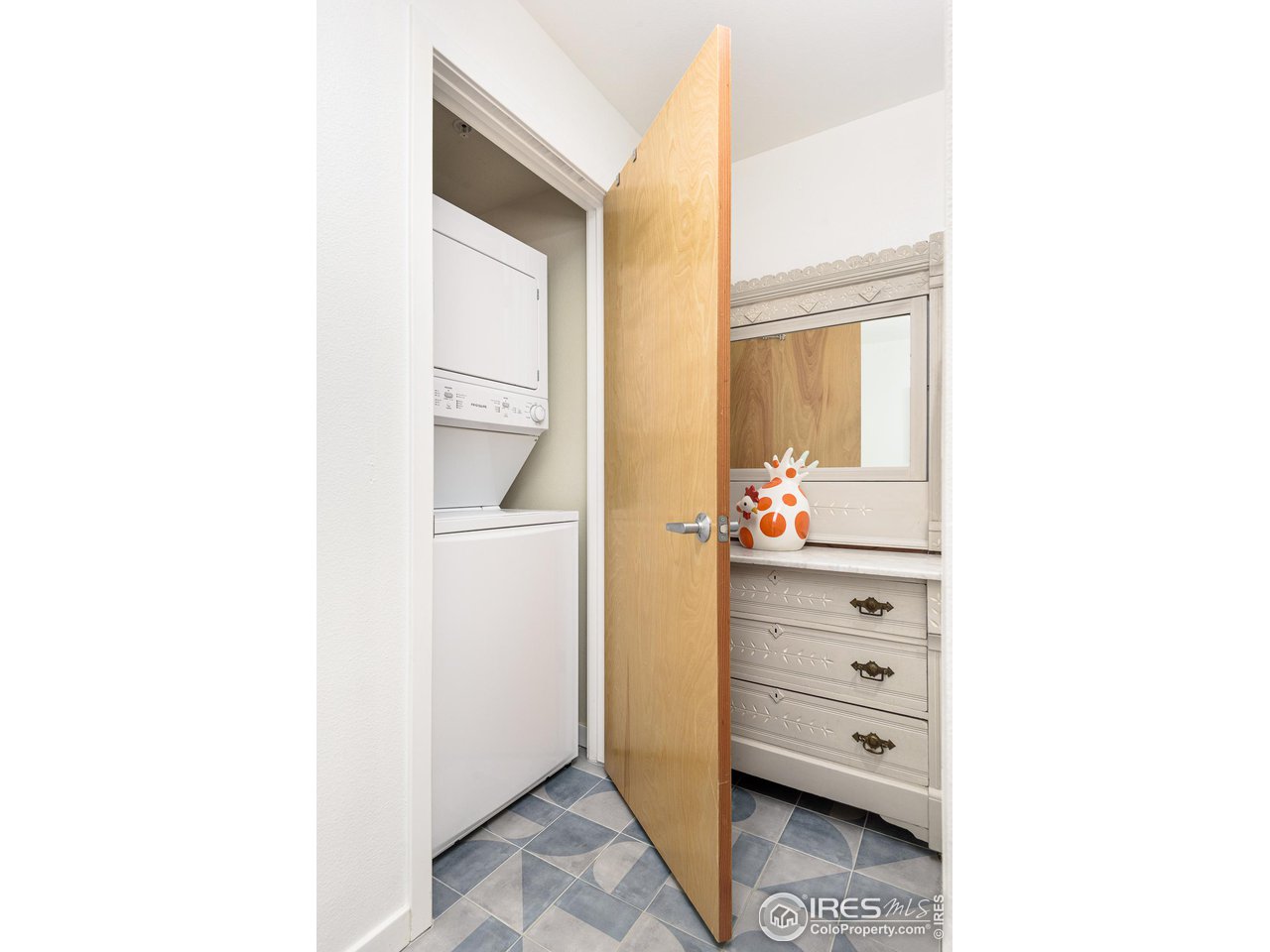 4650 Holiday Dr Unit: 202