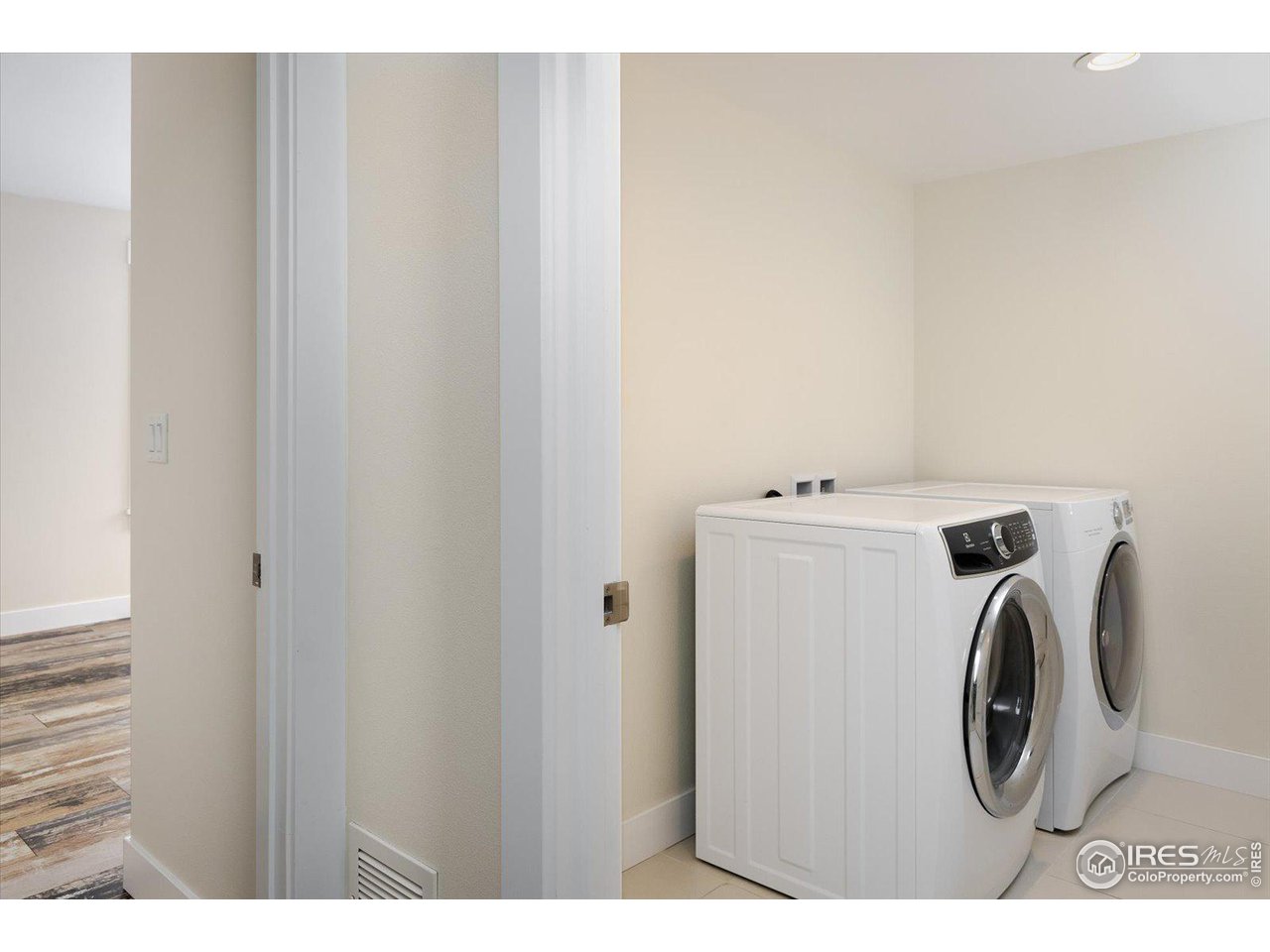 2056 Walnut St Unit: B