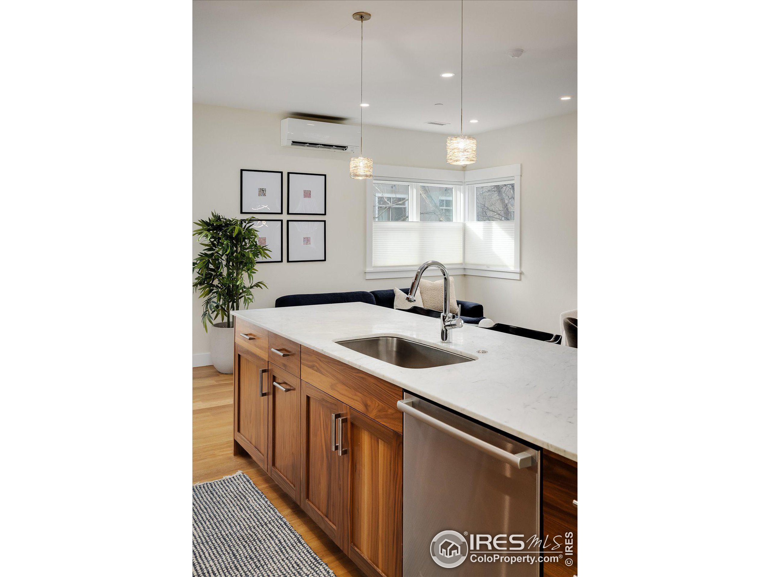 2056 Walnut St Unit: B