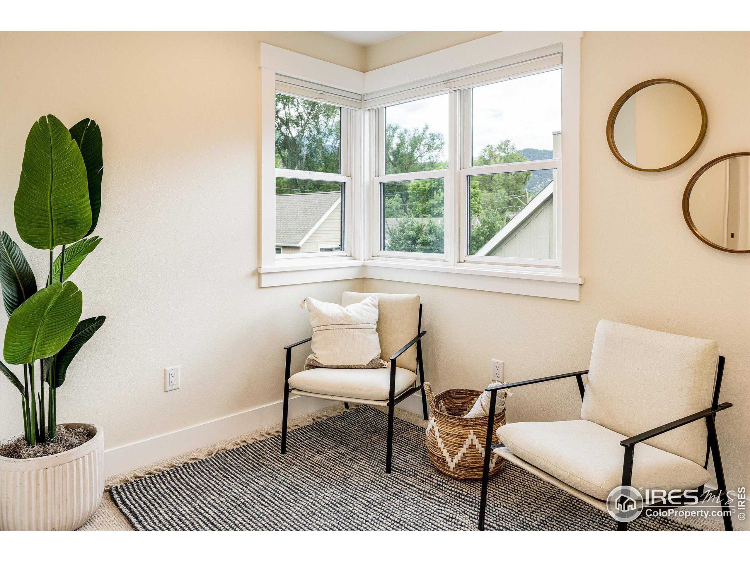 2056 Walnut St Unit: B