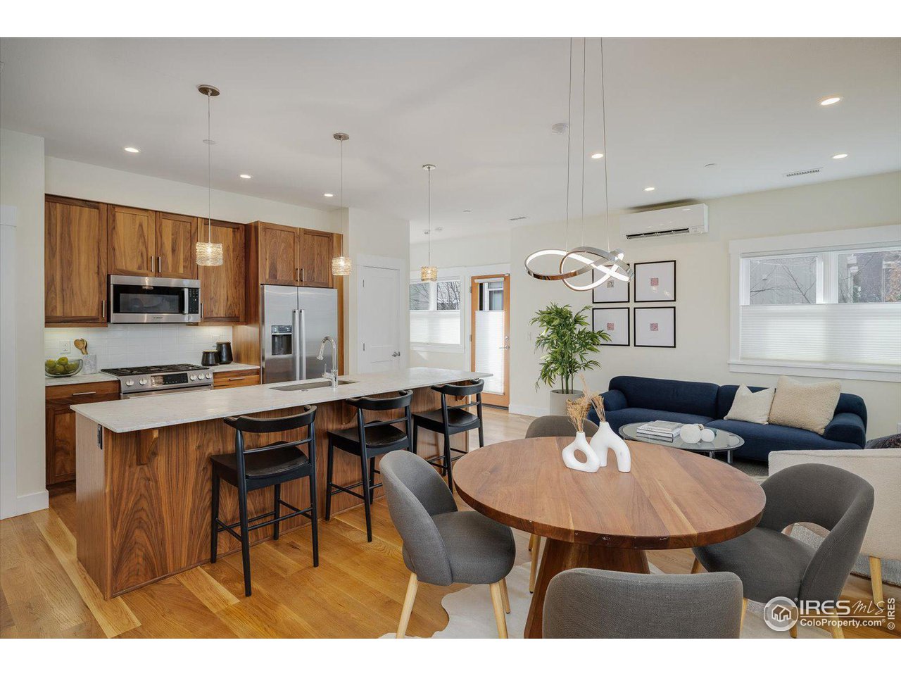 2056 Walnut St Unit: B