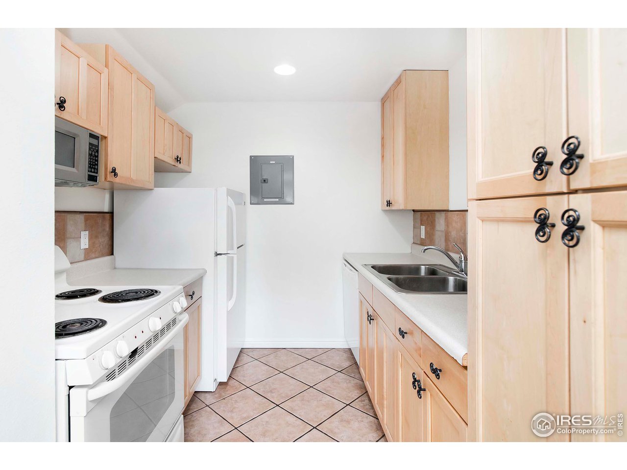 2227 Canyon Blvd Unit: 401A