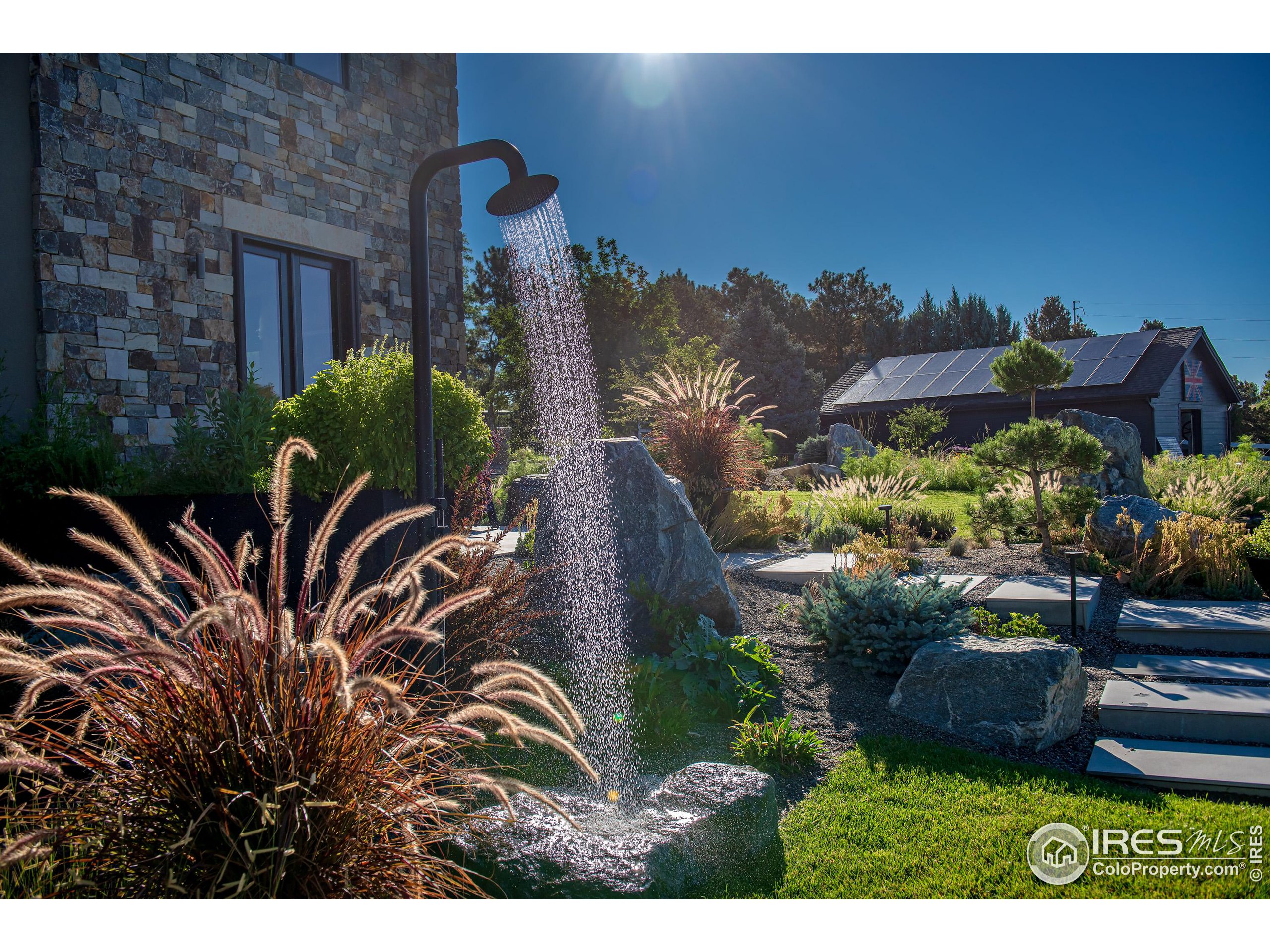 8802 Lakeside Ct