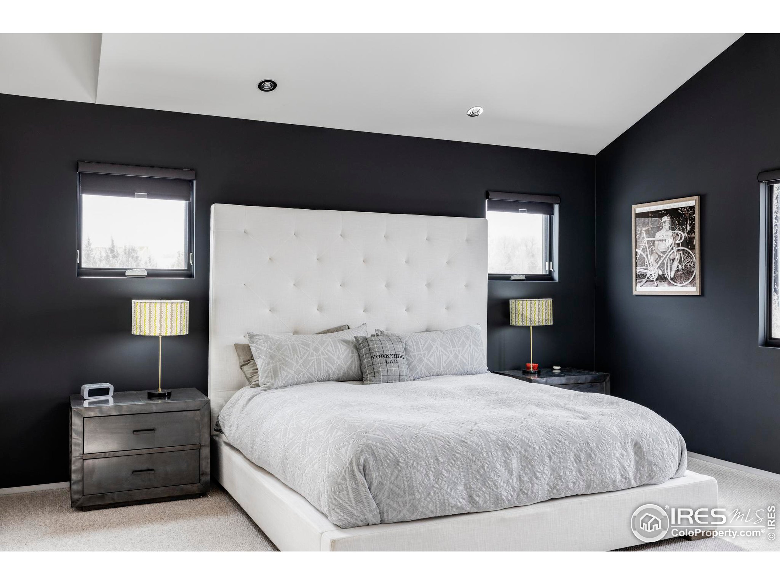 8802 Lakeside Ct