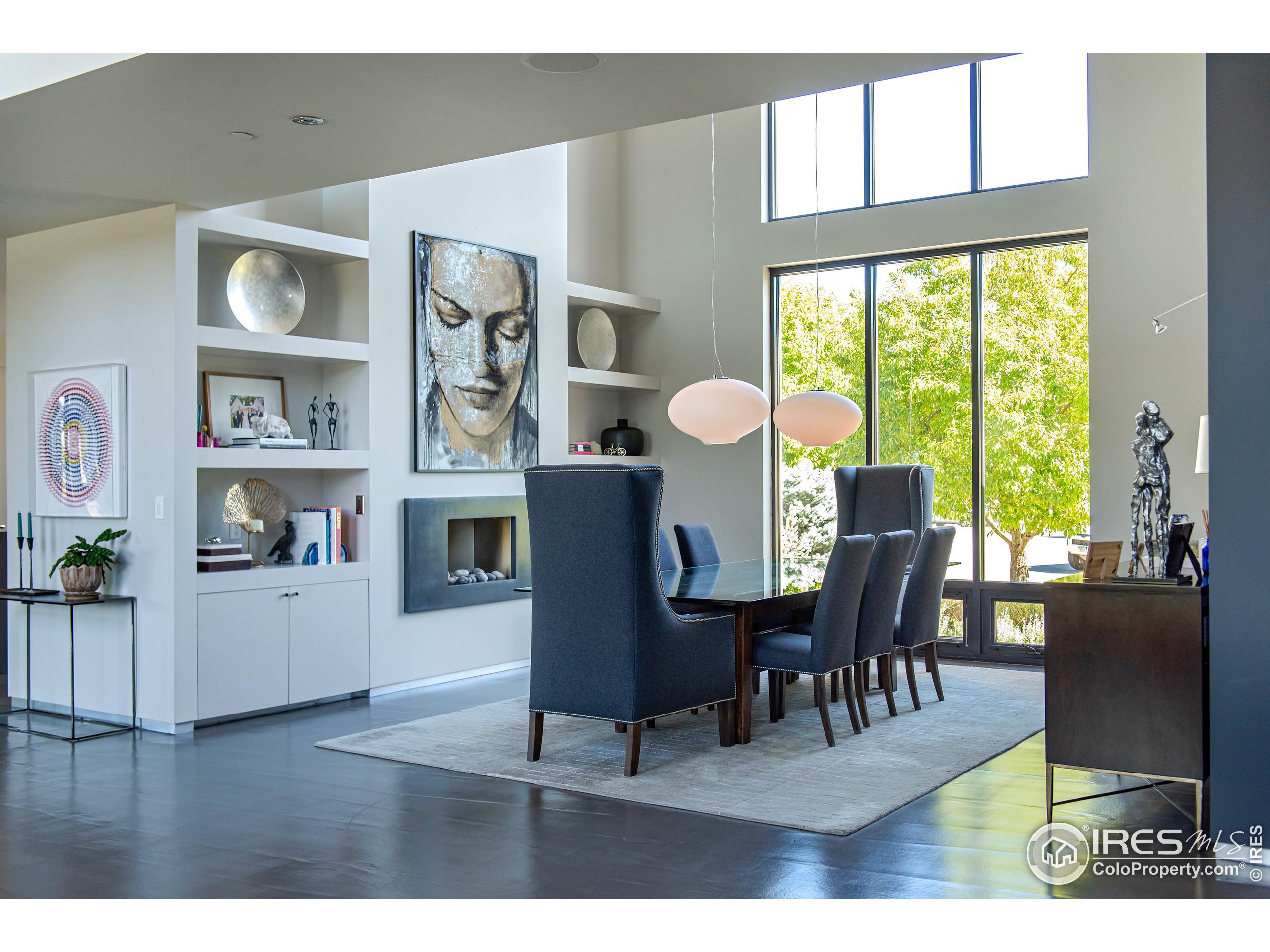 8802 Lakeside Ct