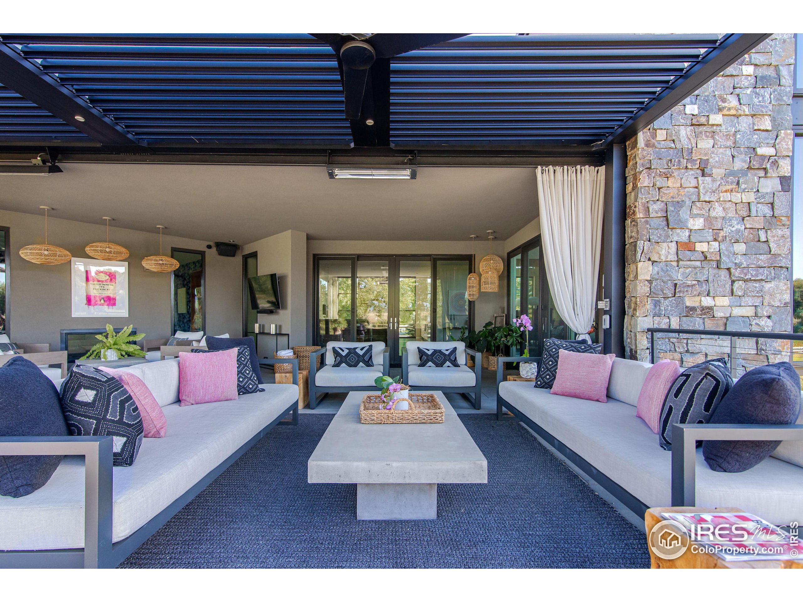 8802 Lakeside Ct