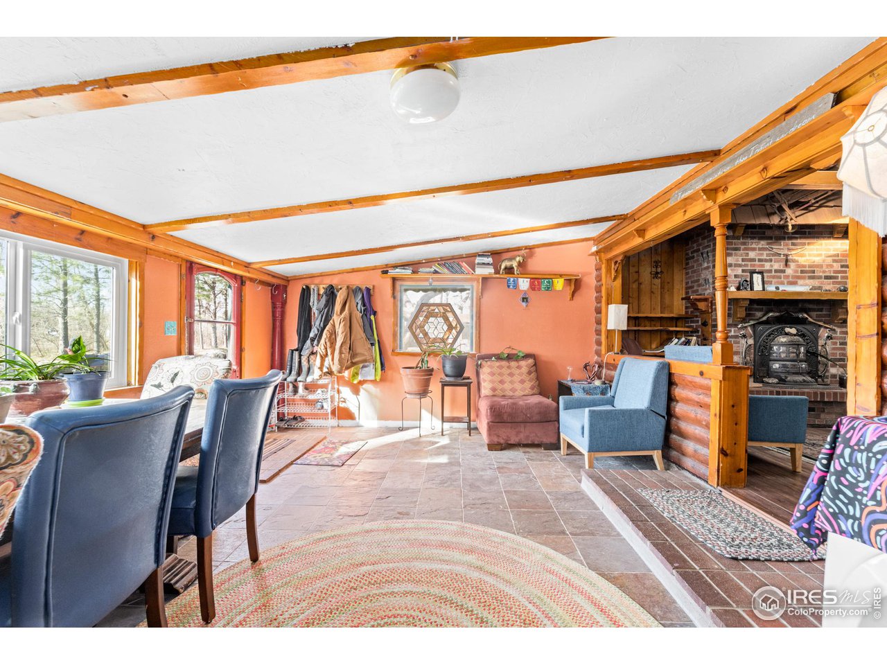 1491 S Foothills Hwy