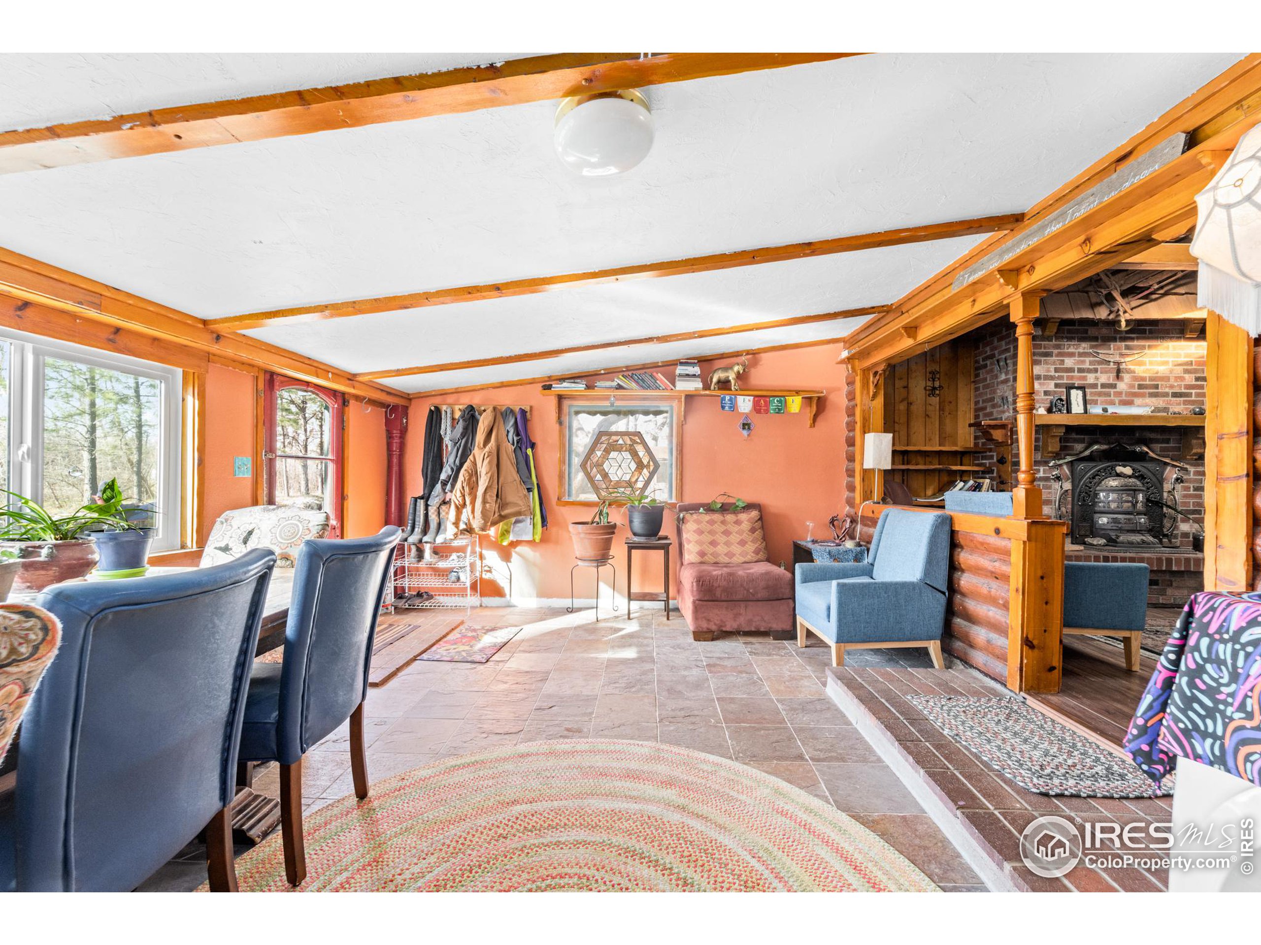 1491 S Foothills Hwy