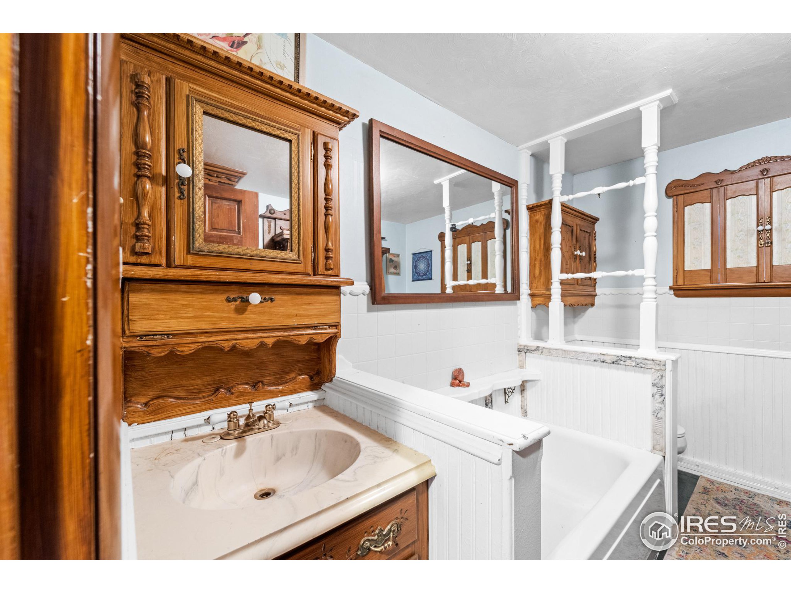 1491 S Foothills Hwy