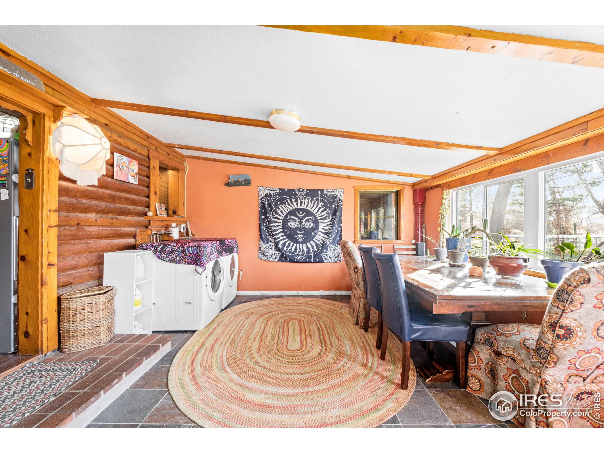 1491 S Foothills Hwy