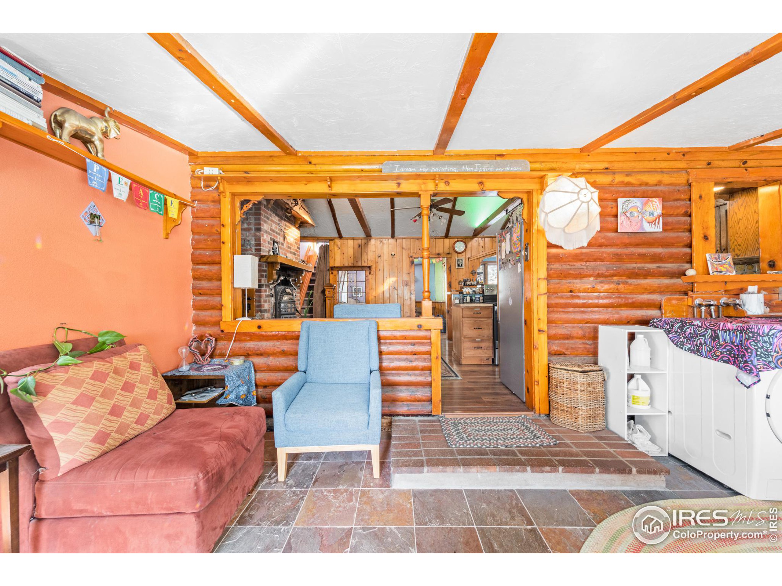 1491 S Foothills Hwy