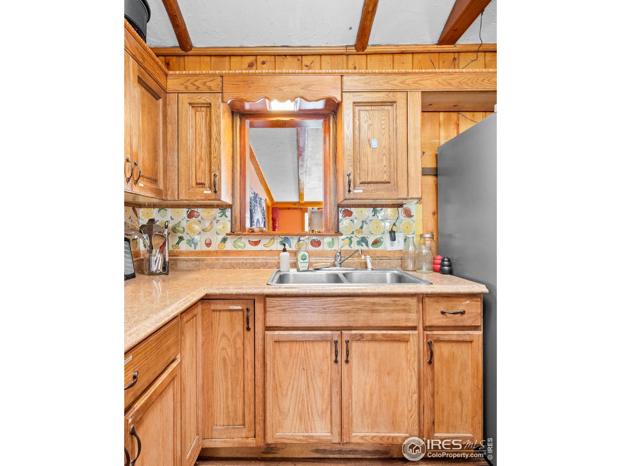 1491 S Foothills Hwy