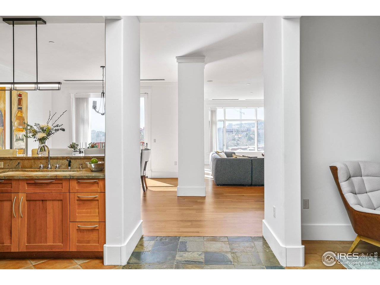 1301 Canyon Blvd 406