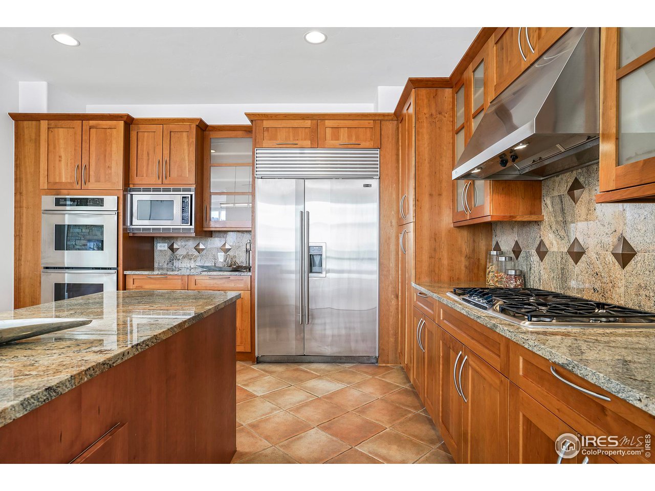 1301 Canyon Blvd 406