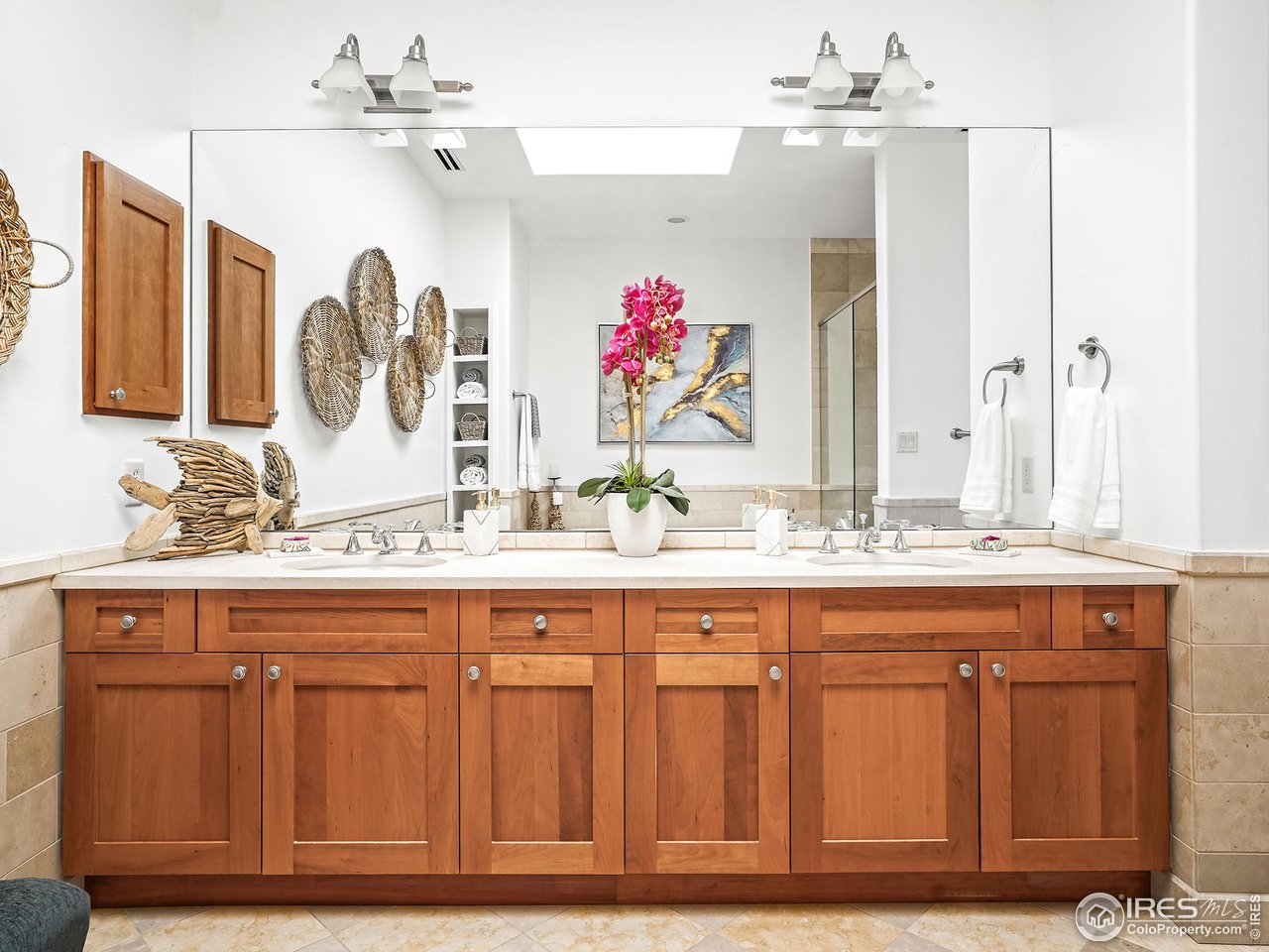 1301 Canyon Blvd 406