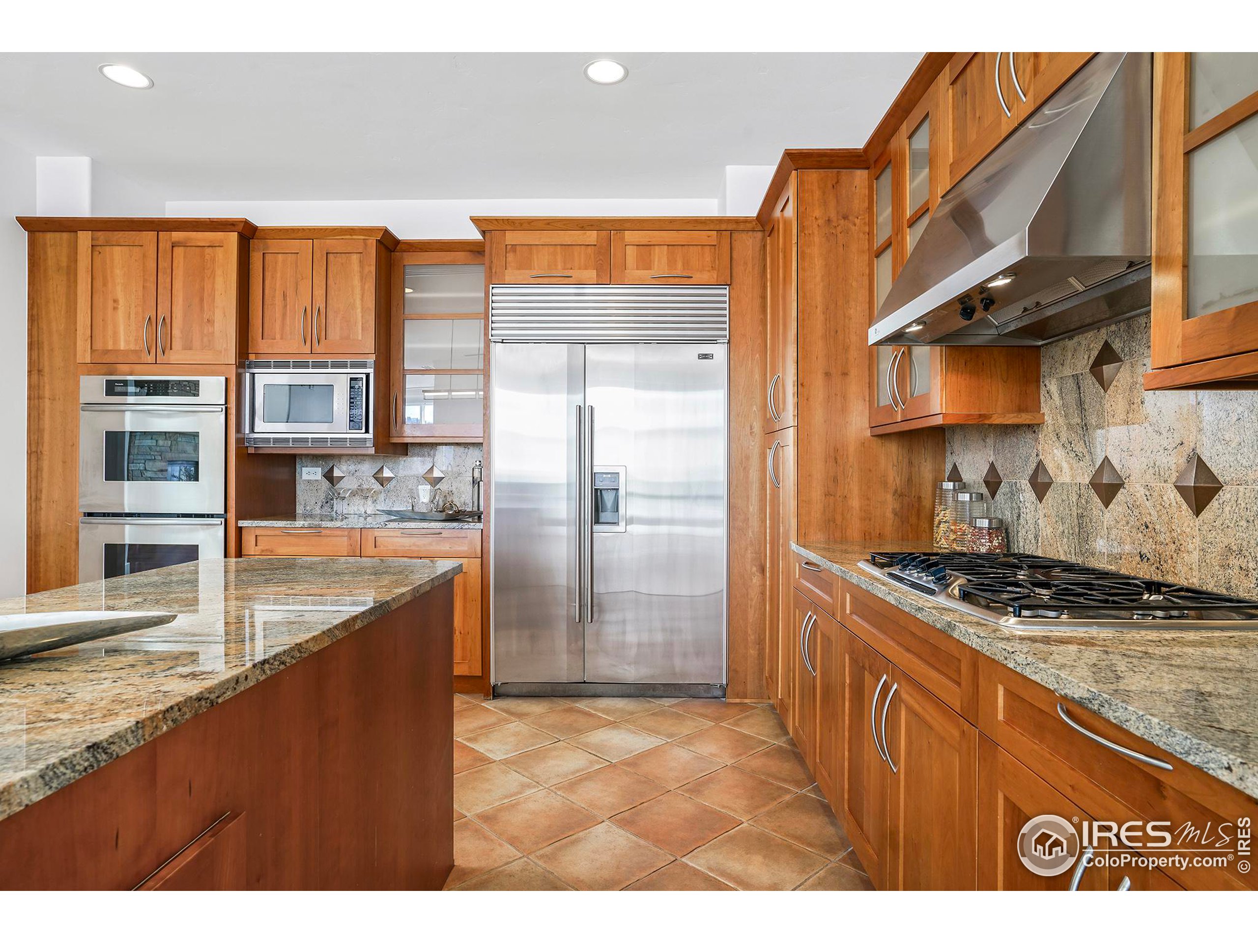 1301 Canyon Blvd 406