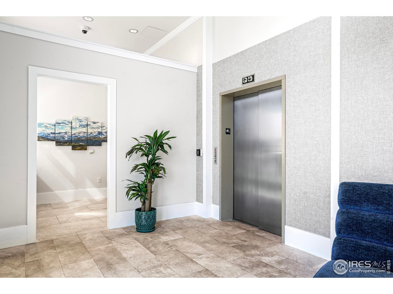 1301 Canyon Blvd 406