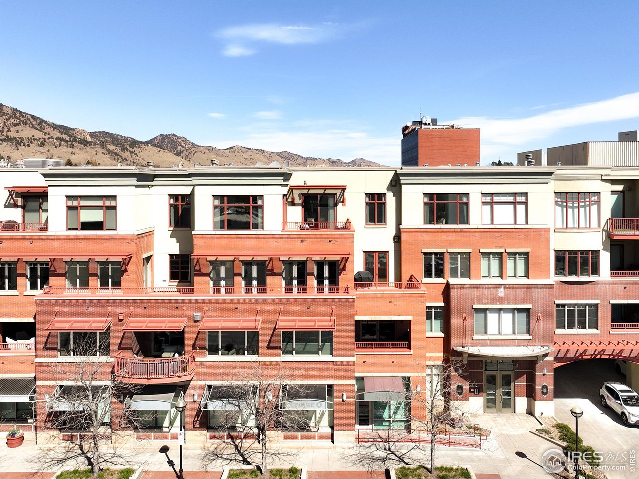 1301 Canyon Blvd 406