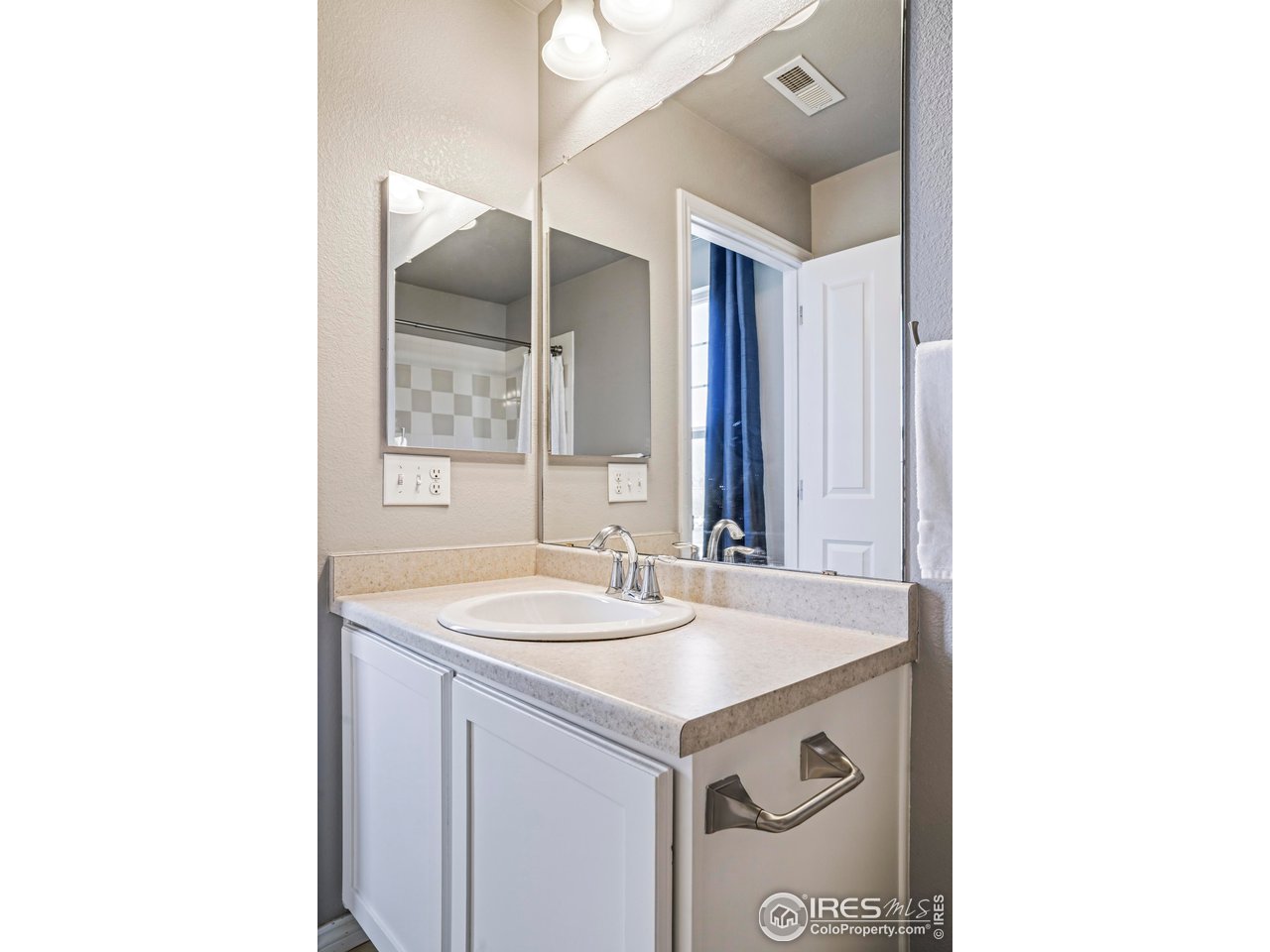 1149 Petras St