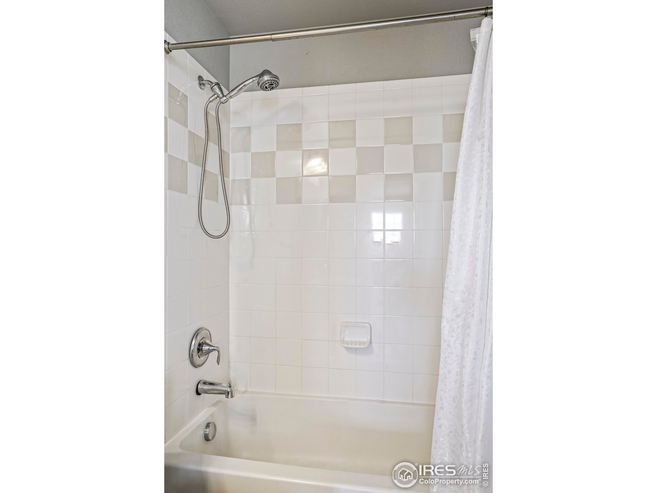 1149 Petras St
