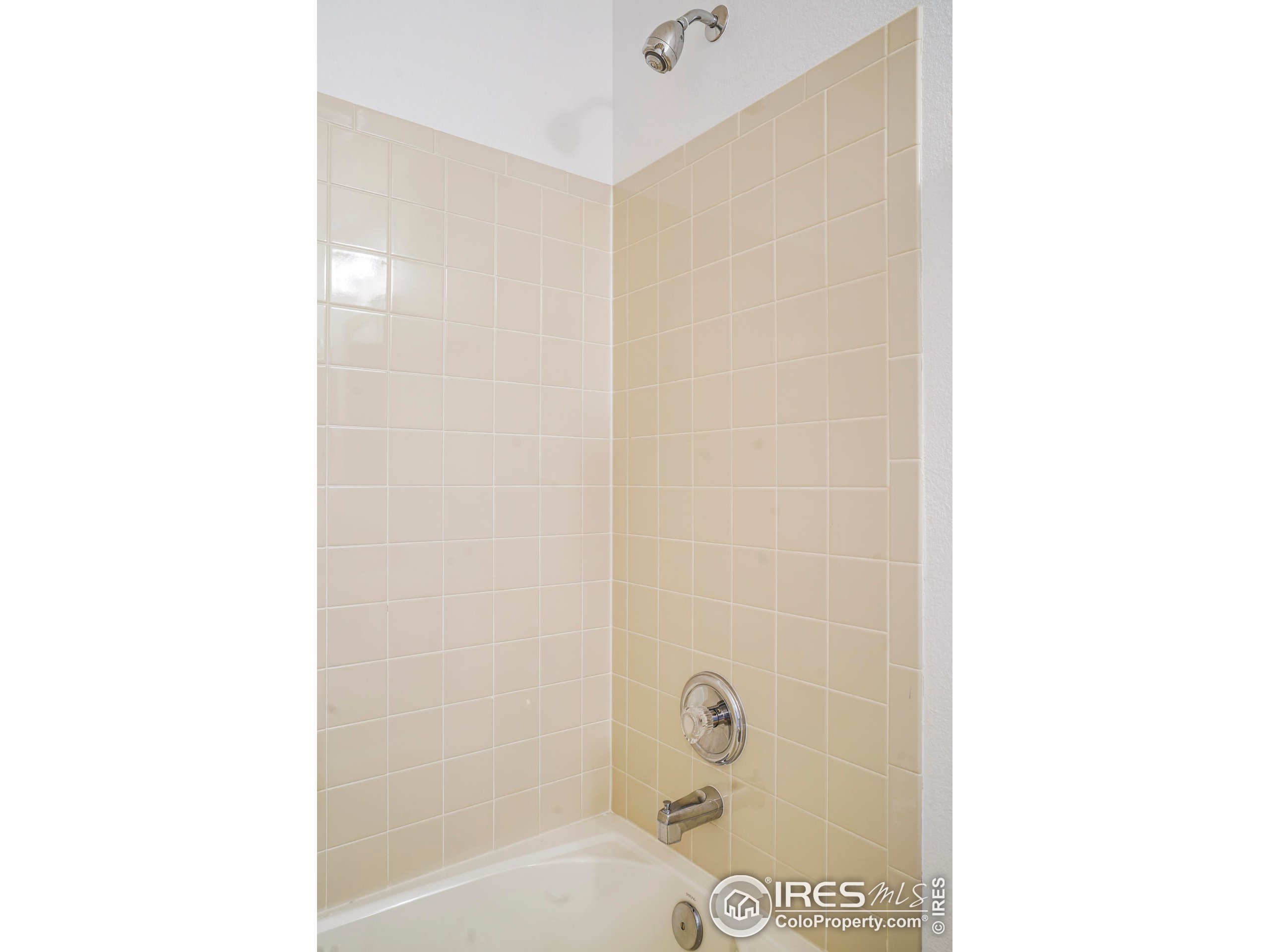 1728 Clover Creek Dr