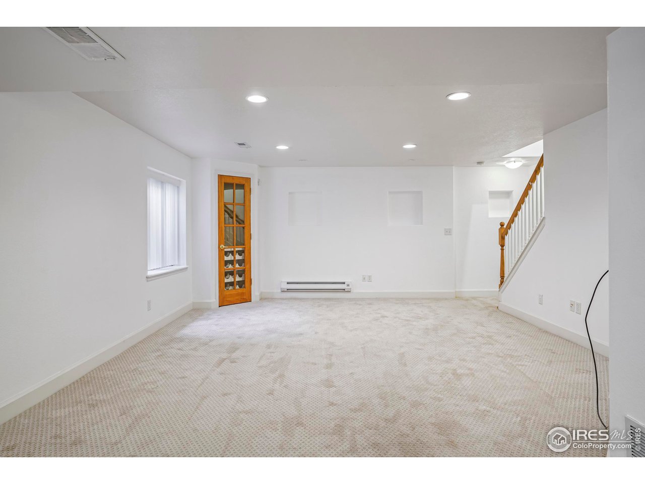 1728 Clover Creek Dr