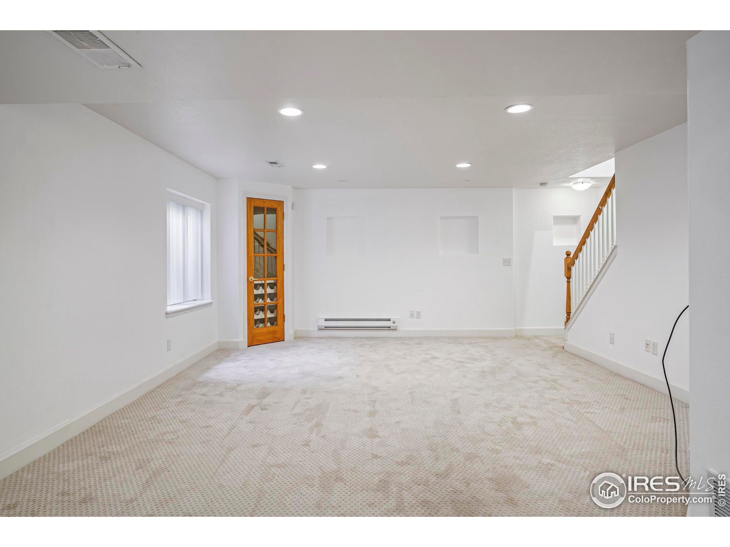 1728 Clover Creek Dr