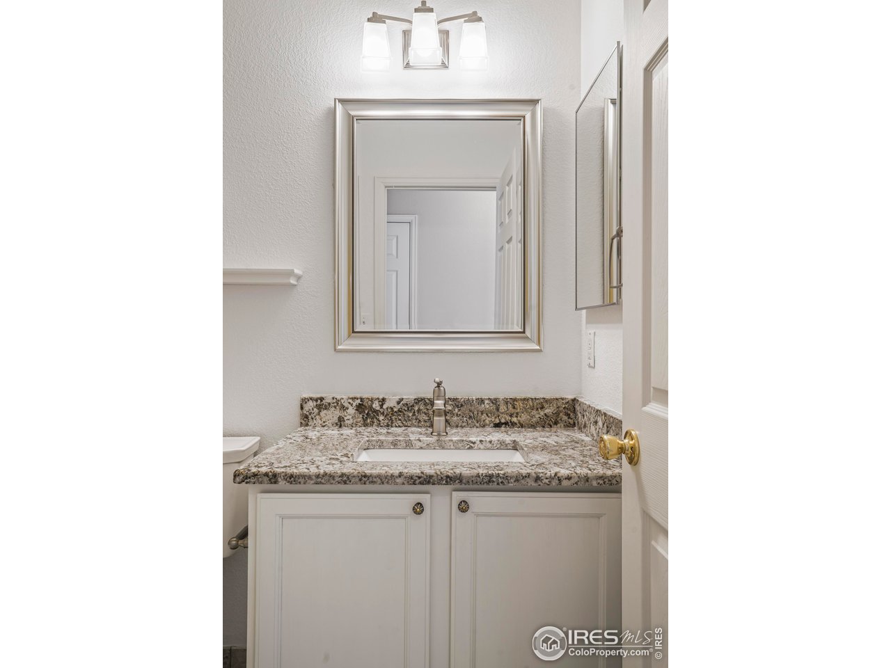 1728 Clover Creek Dr