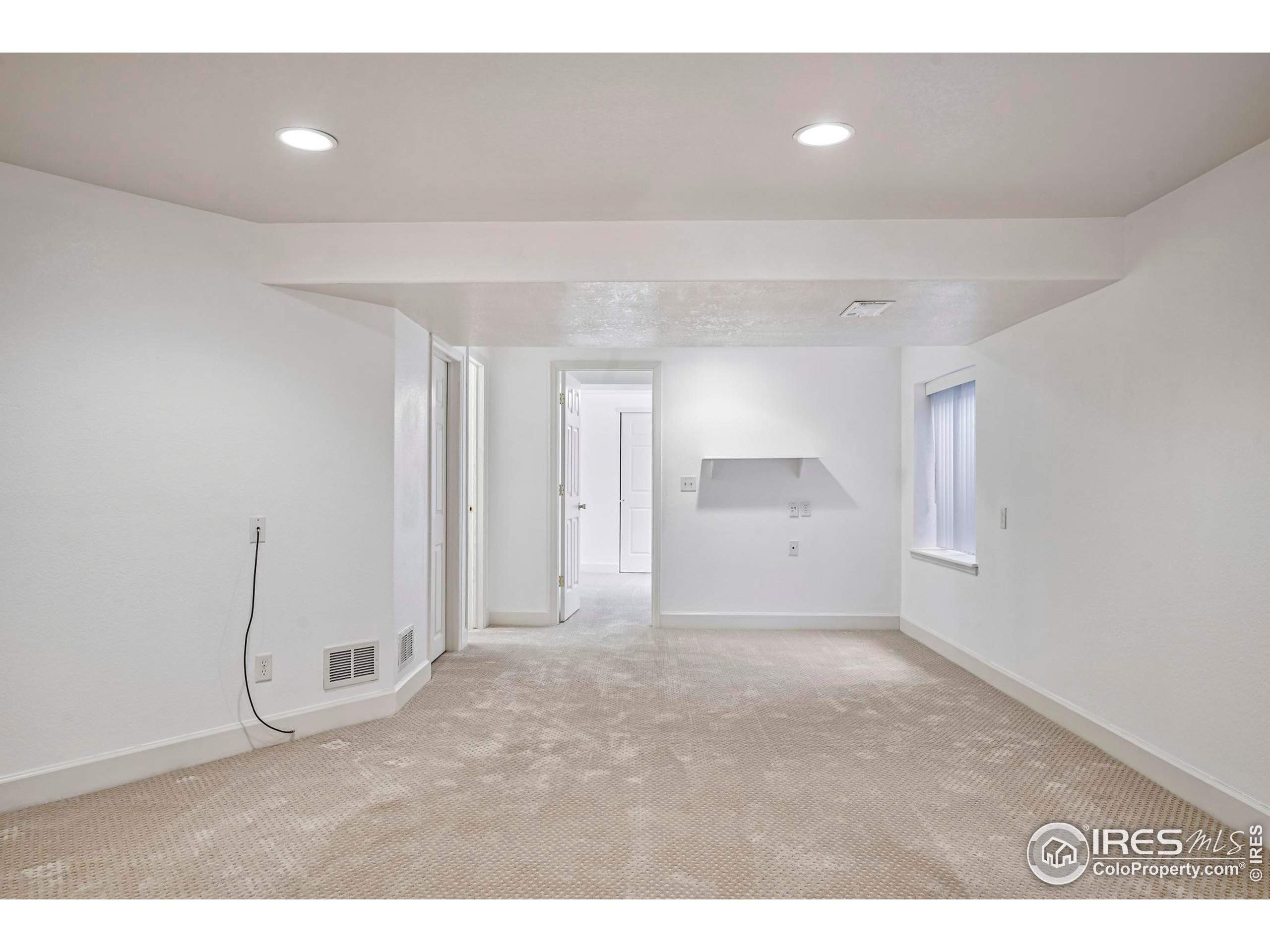 1728 Clover Creek Dr