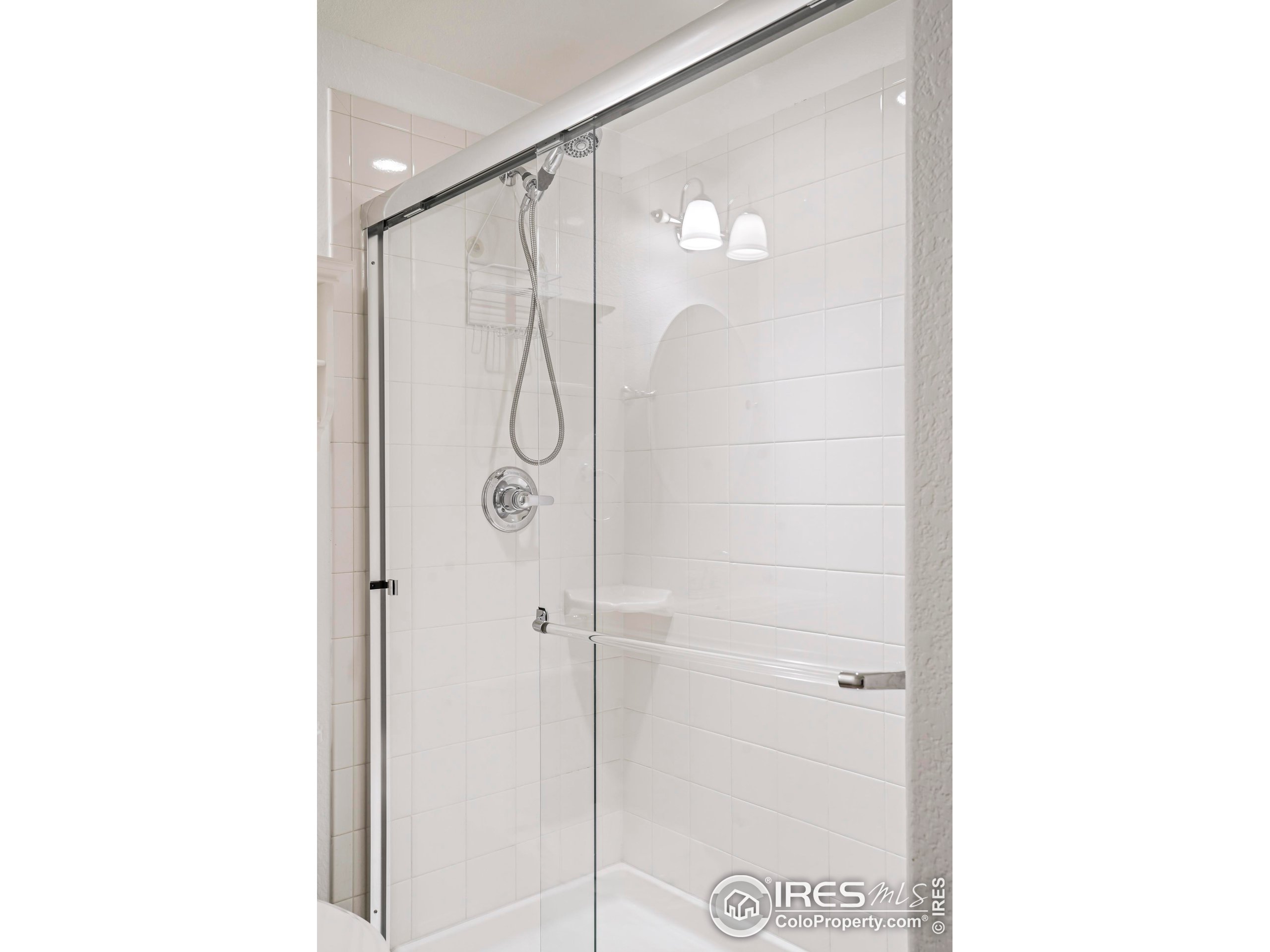 1728 Clover Creek Dr