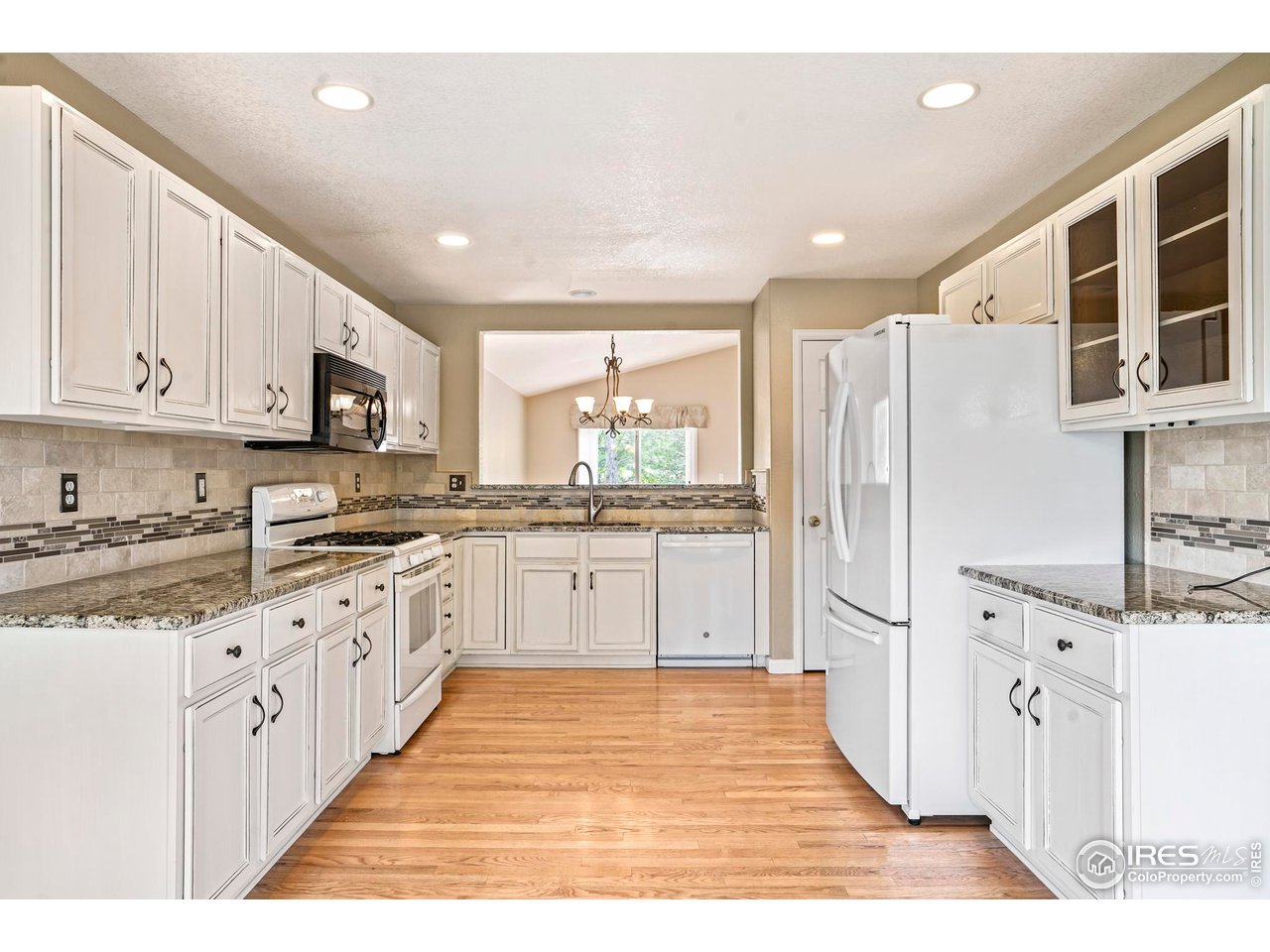 1728 Clover Creek Dr