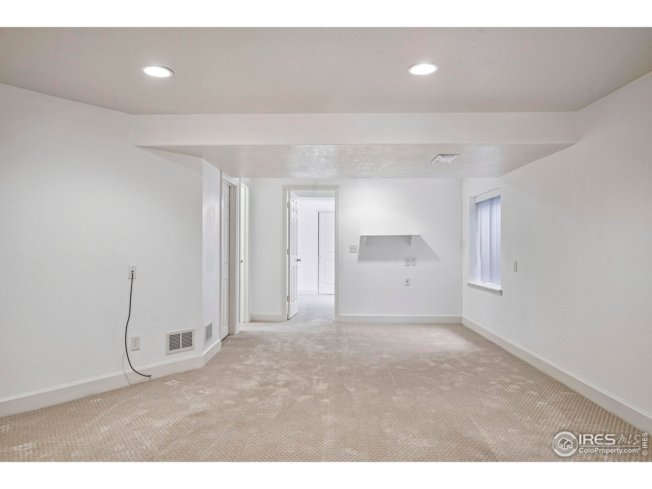 1728 Clover Creek Dr