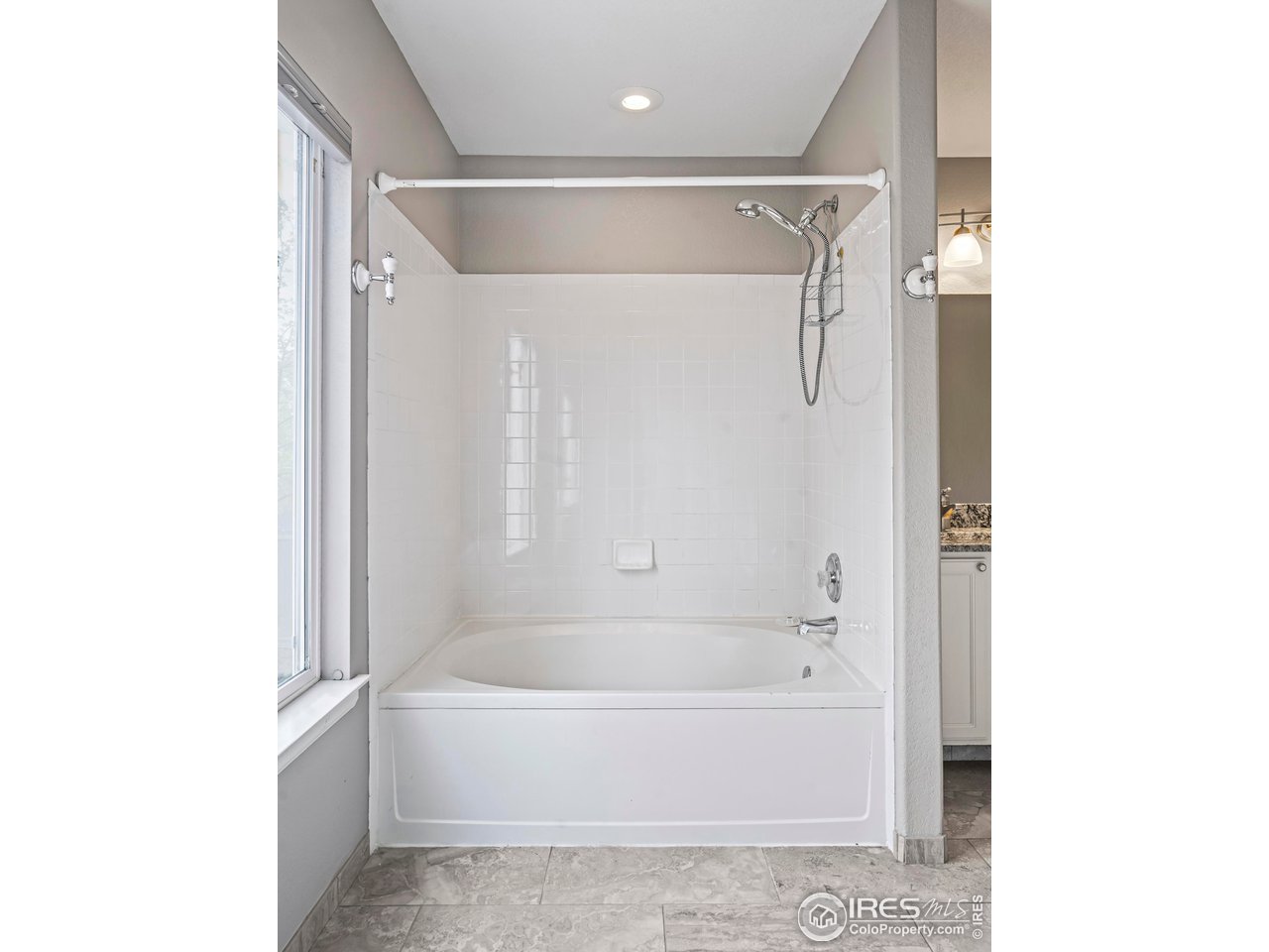 1728 Clover Creek Dr