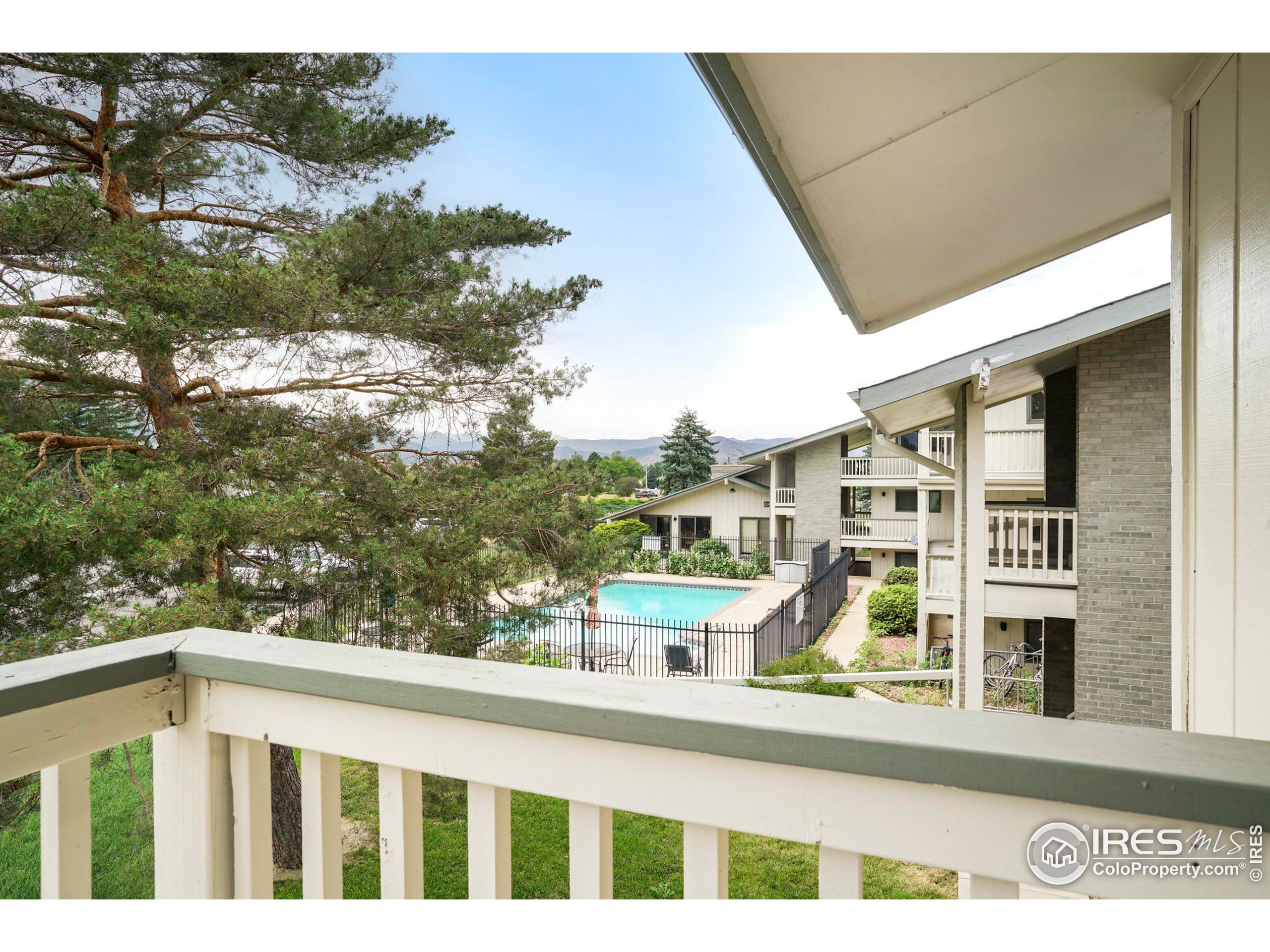 645 Manhattan Pl 206