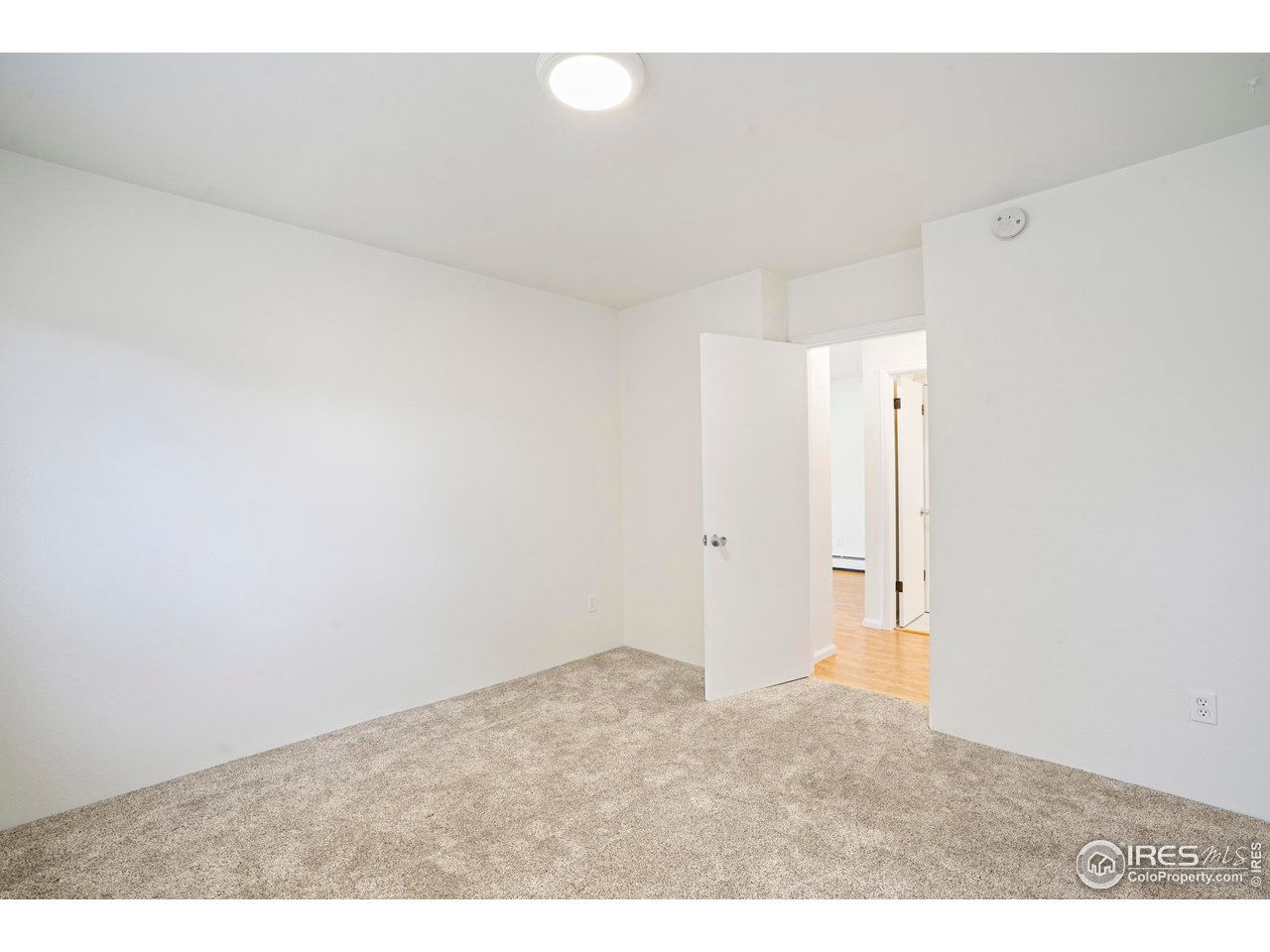 645 Manhattan Pl 206