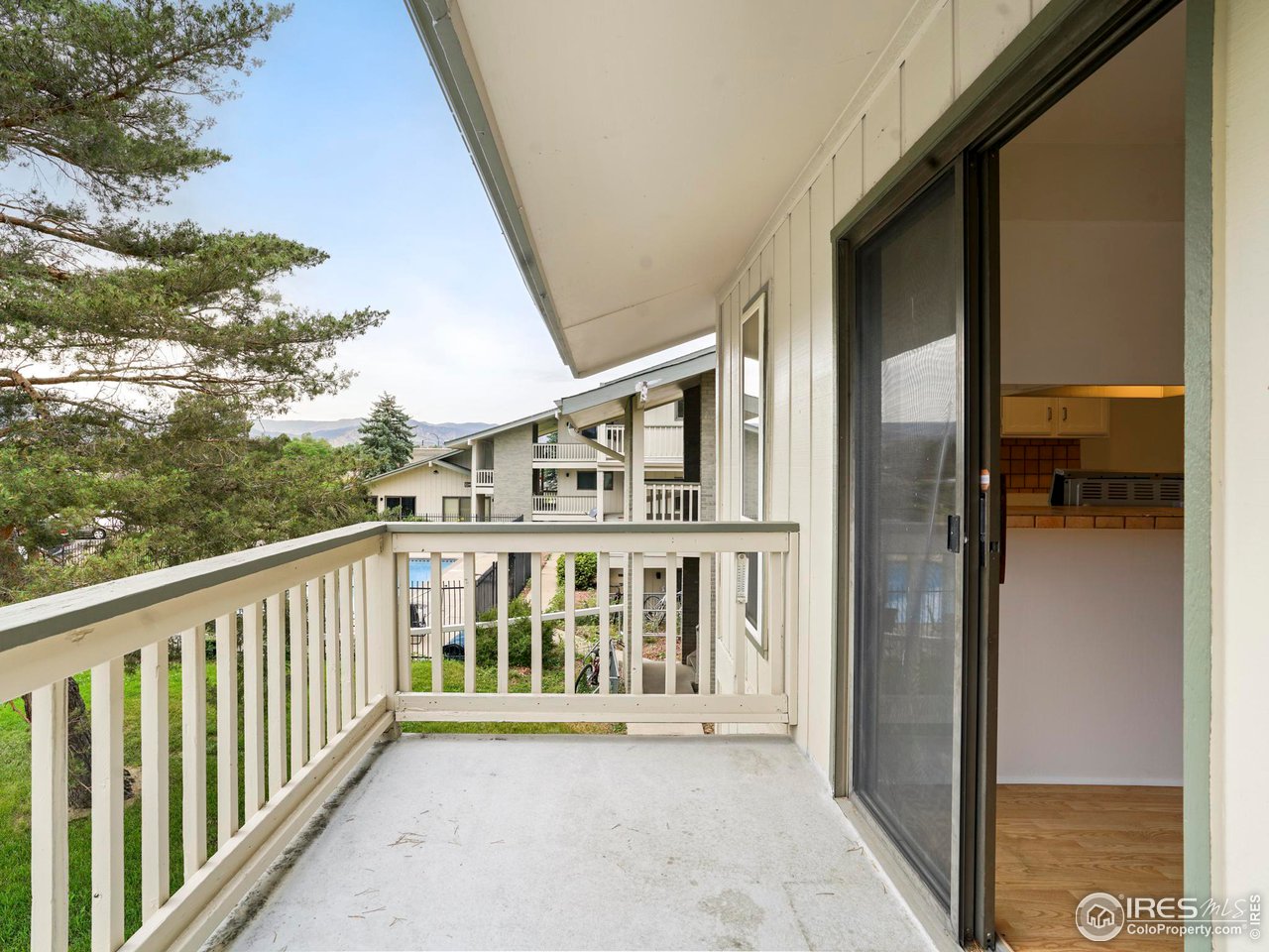 645 Manhattan Pl 206