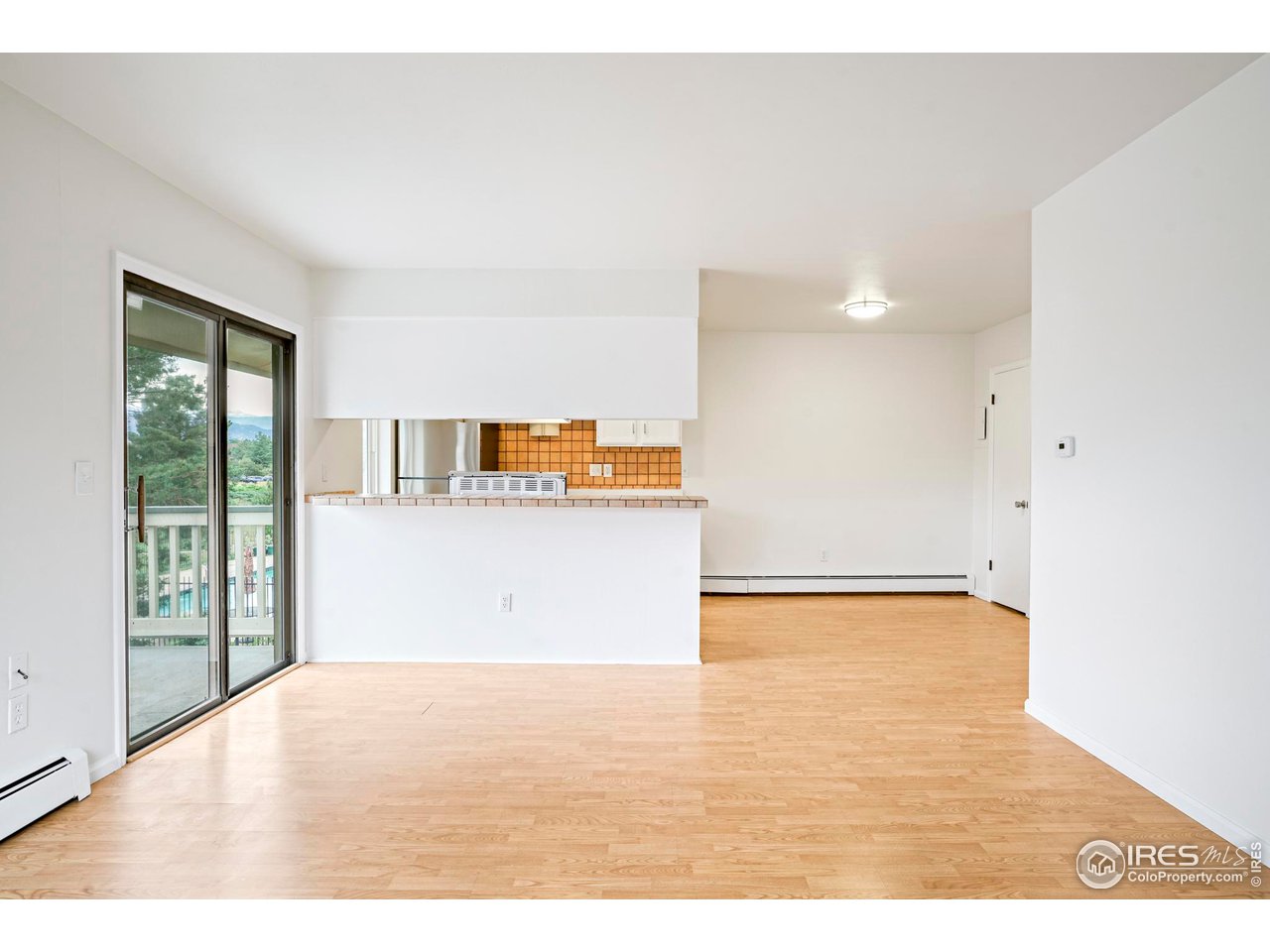 645 Manhattan Pl 206