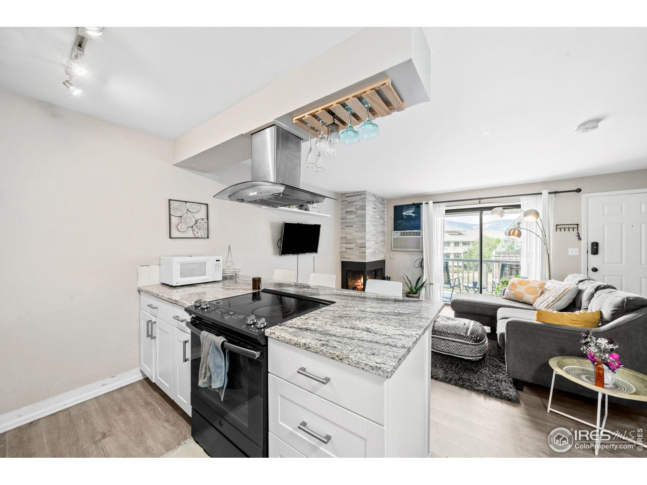 665 Manhattan Dr 205