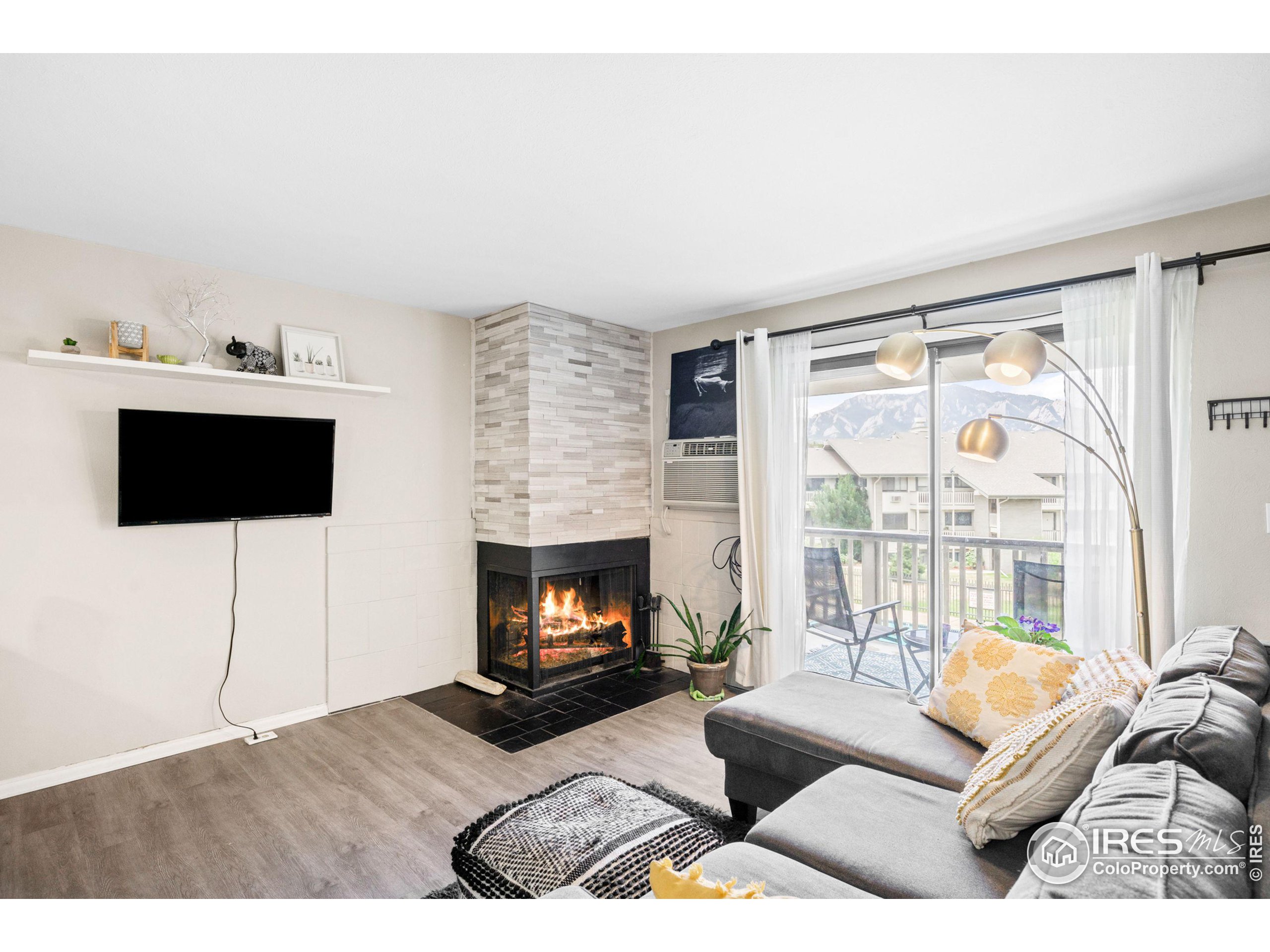 665 Manhattan Dr 205