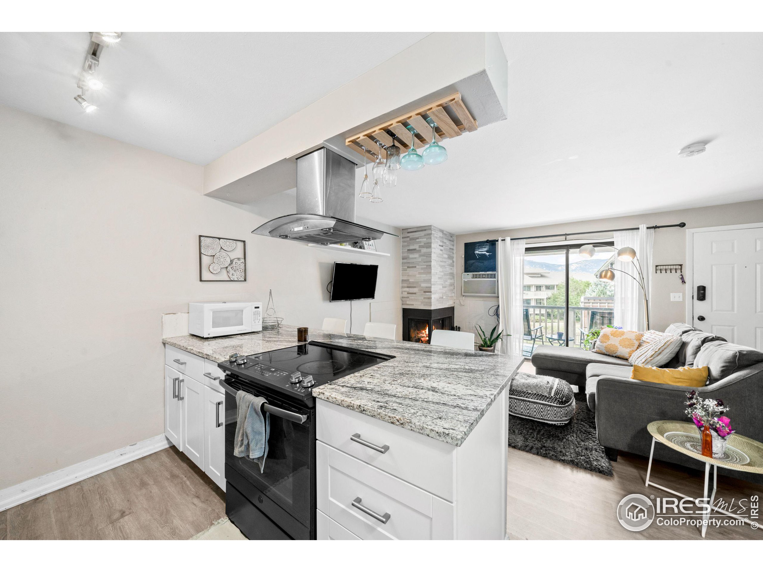 665 Manhattan Dr 205