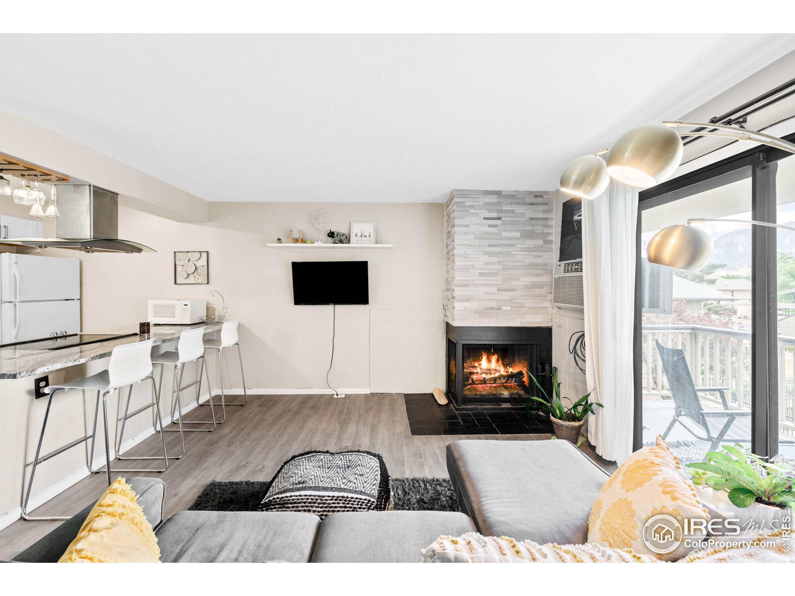 665 Manhattan Dr 205