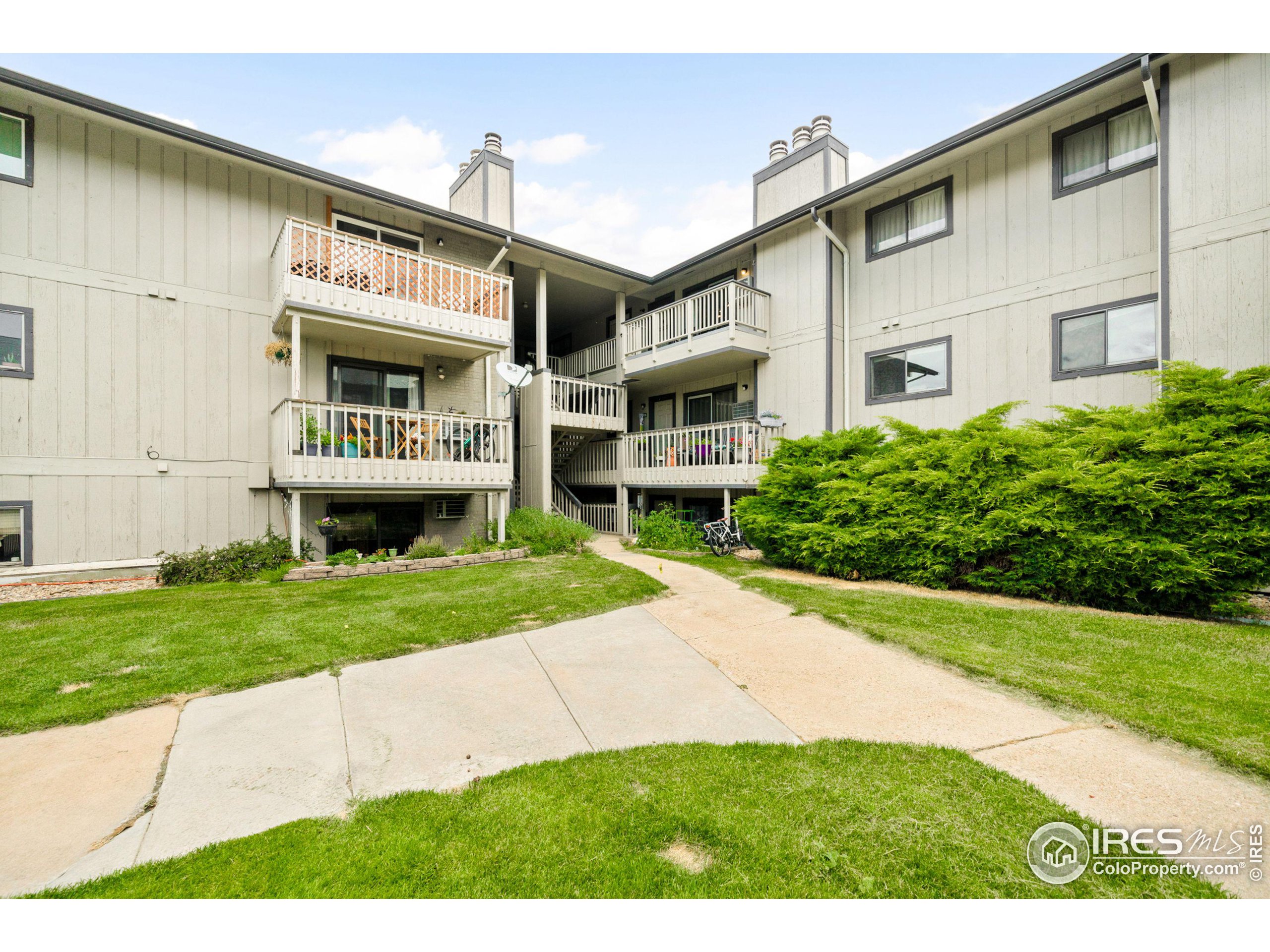 665 Manhattan Dr 205