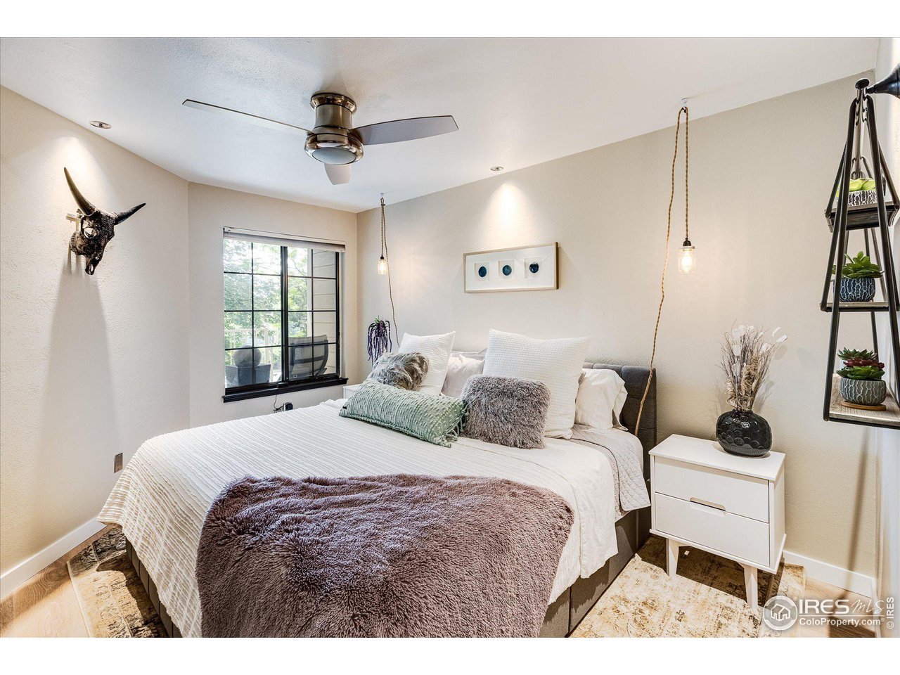 4767 White Rock Cir E