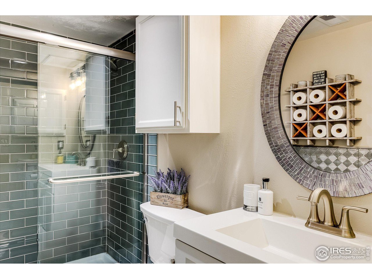 4767 White Rock Cir E