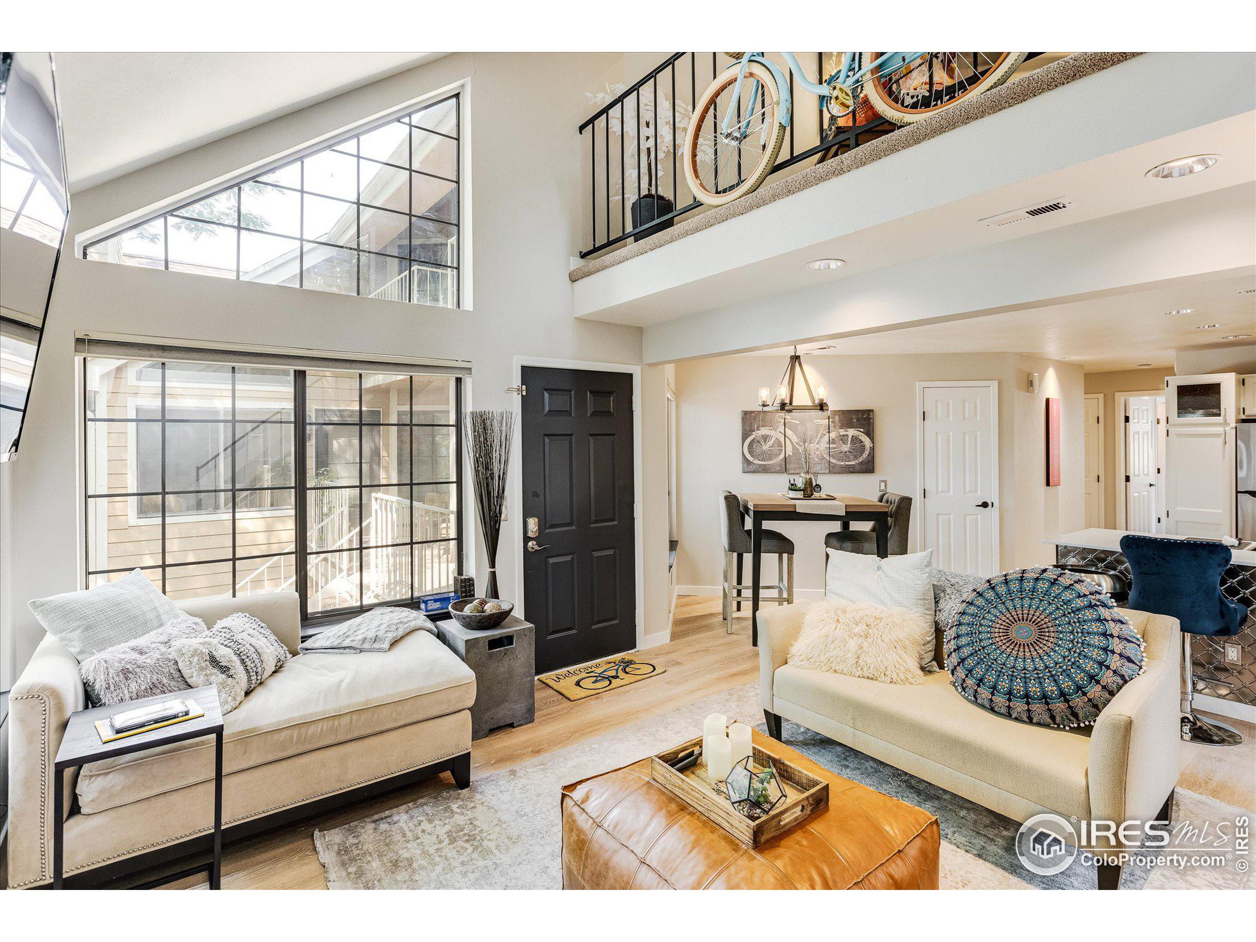 4767 White Rock Cir E