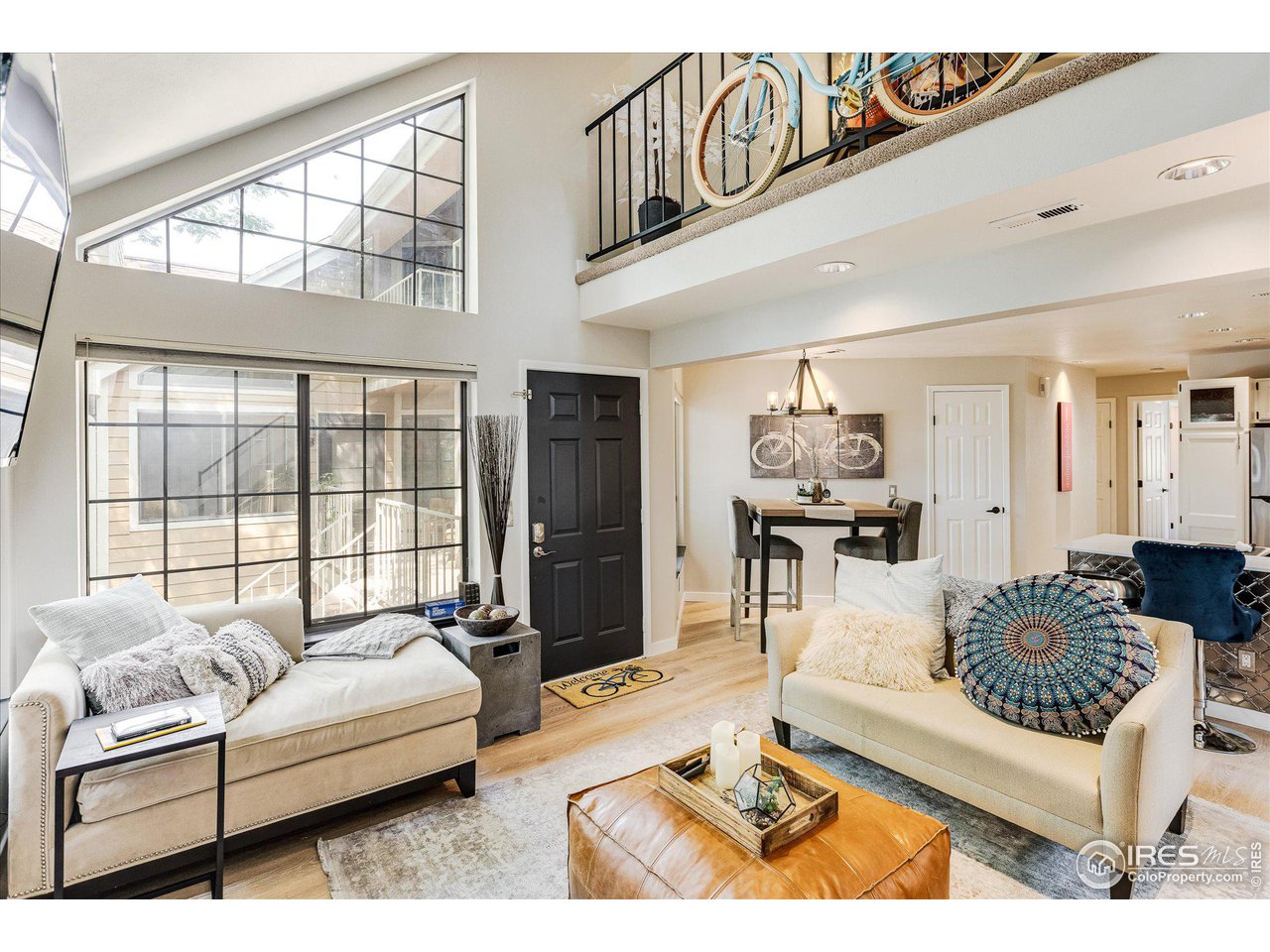 4767 White Rock Cir E